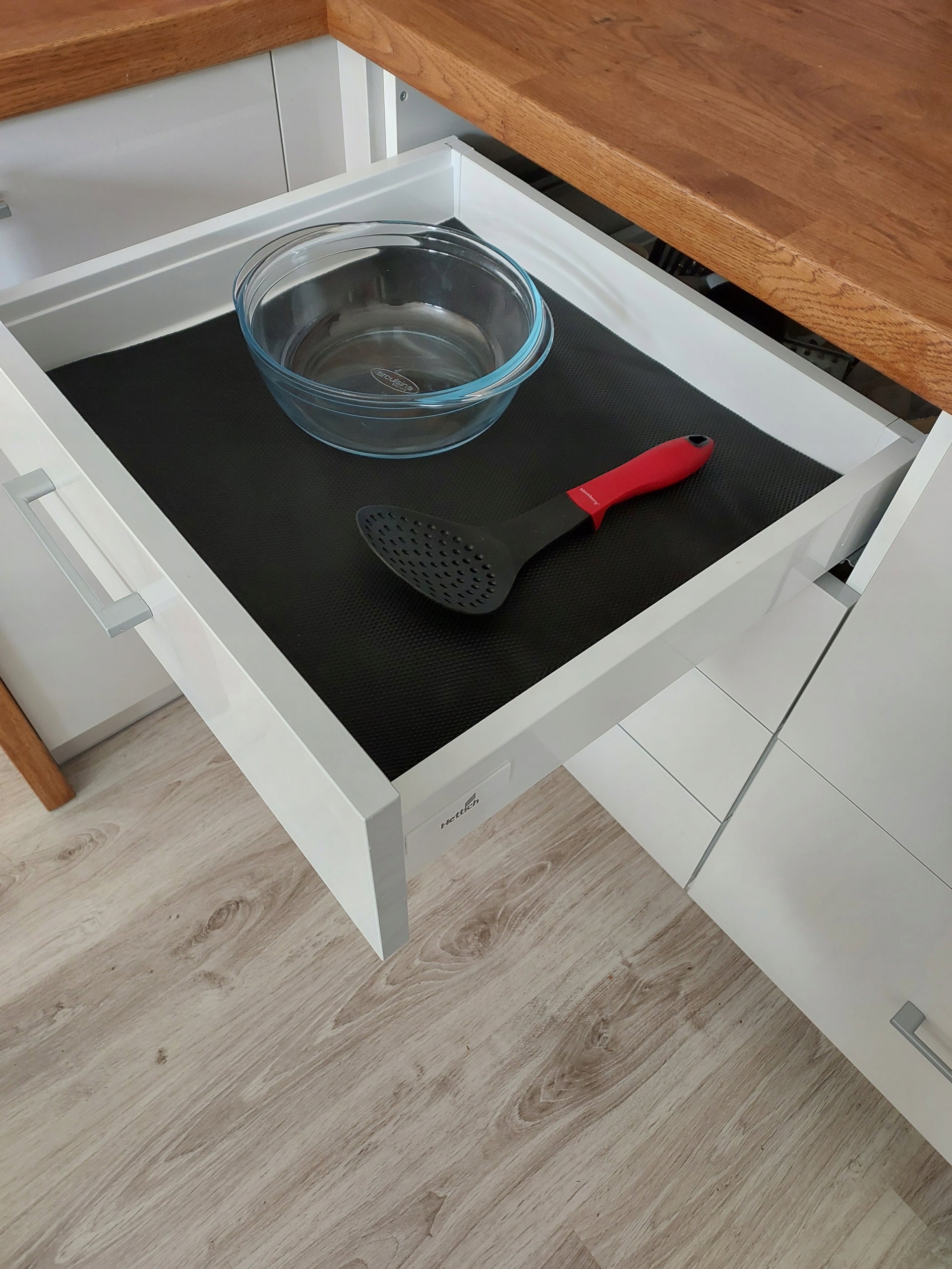 PROTECTIVE MAT FOR DRAWERS AND CABINETS 60x5 M, BLACK Manufacturer code MC6050