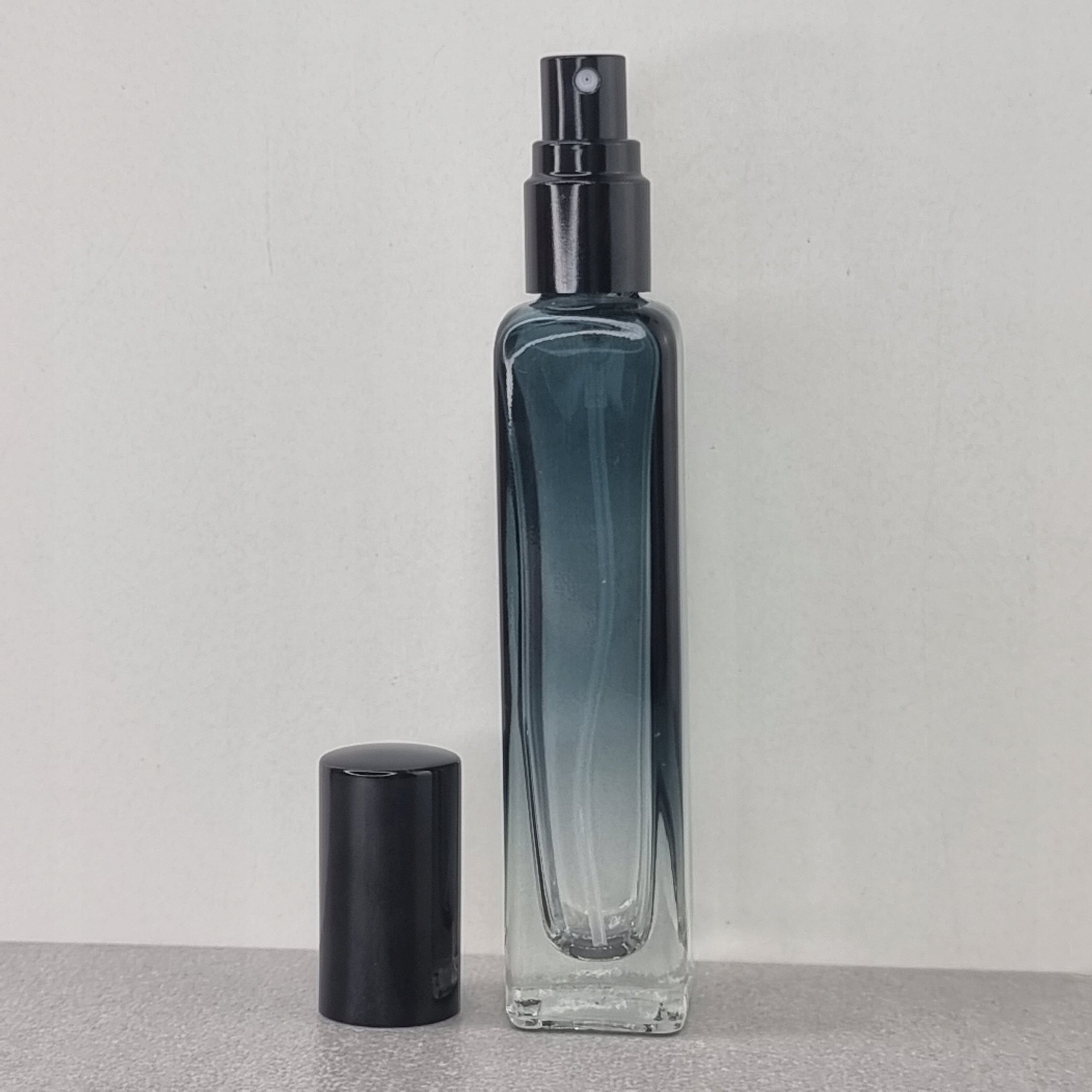 Perfume Atomizer Ombre Blue Travel Vial Sprayer Mini Bottle 15ml Brand Deni Carte