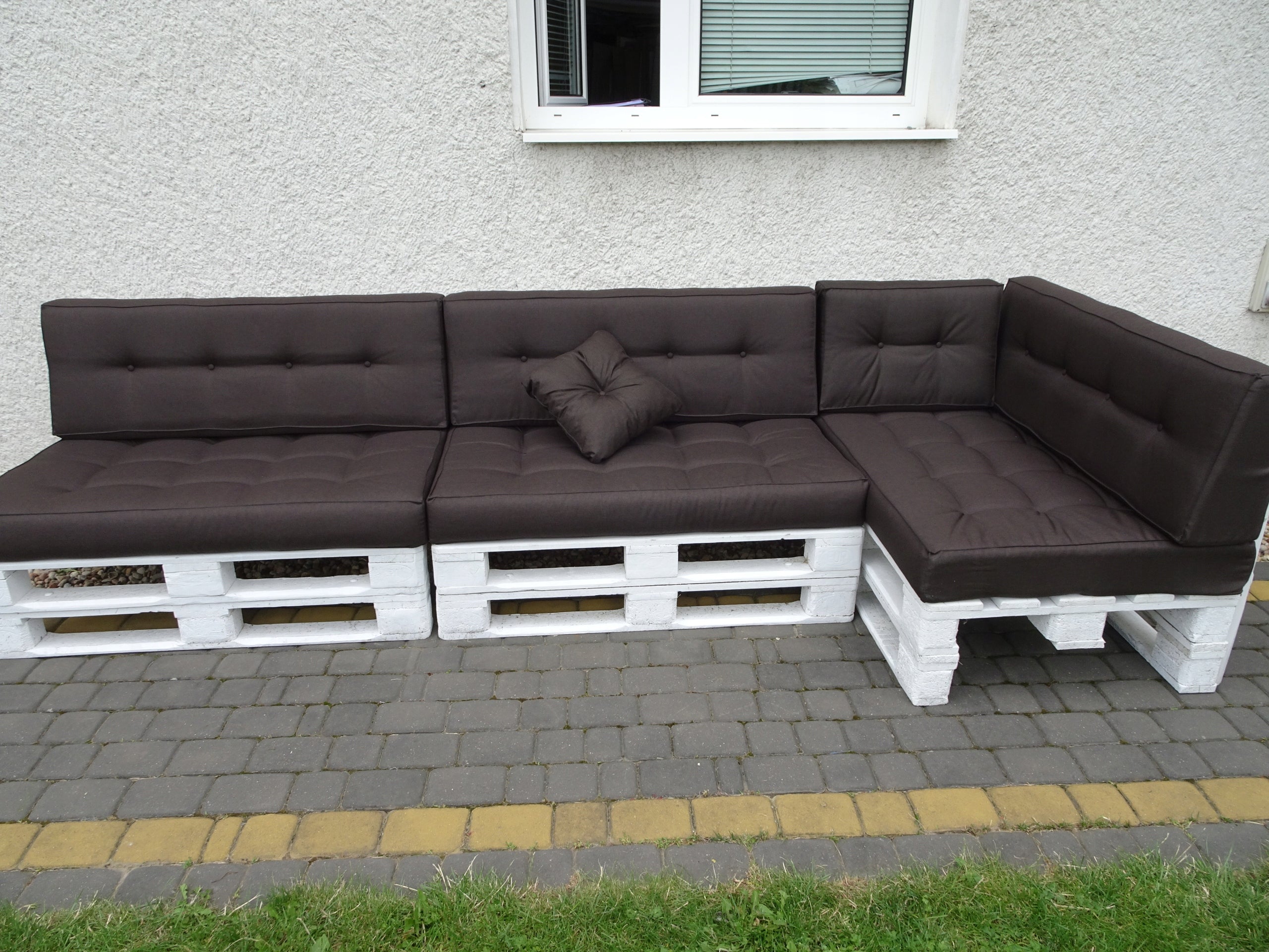 Pillows for three PALLETS, set of 8 pcs. 120 X 60 BROWN Manufacturer code SIOO1