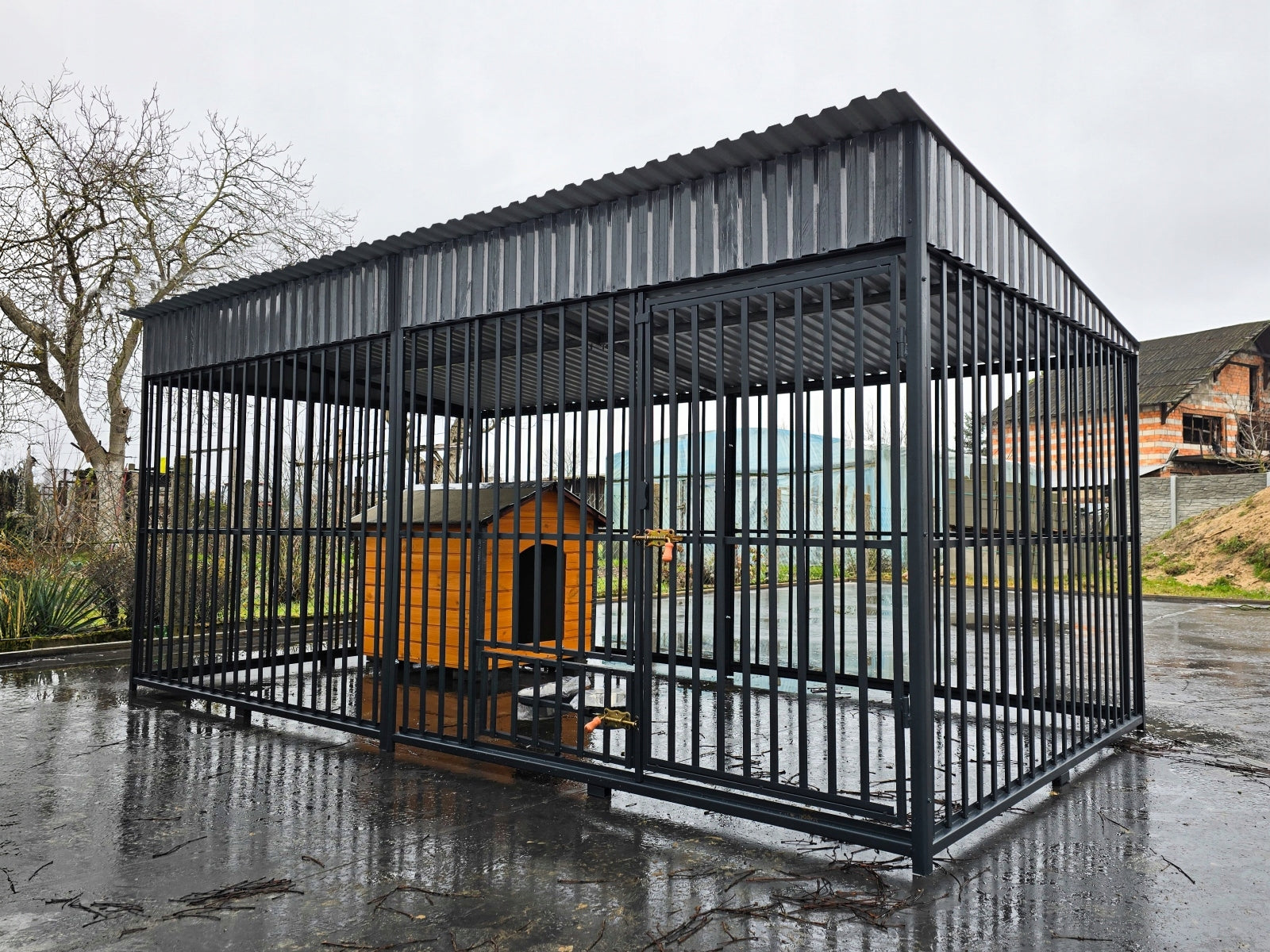 Playpen for big dog 4x2,5m Premium, graphite and golden oak, without kennel and floor Product height 171 cm