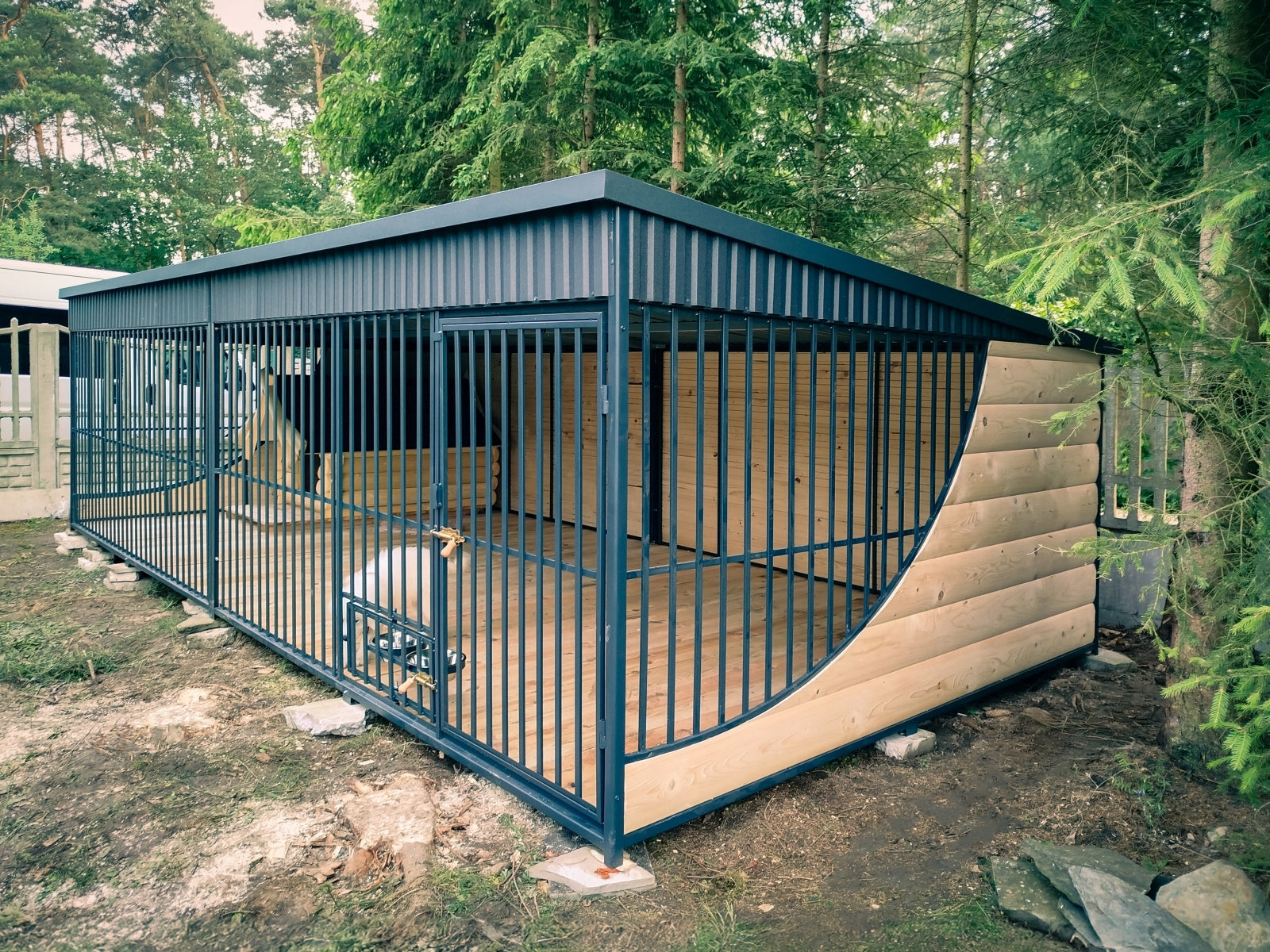 Playpen for large dogs 6x3m with wall and floor, imitation BALI Brand no brand