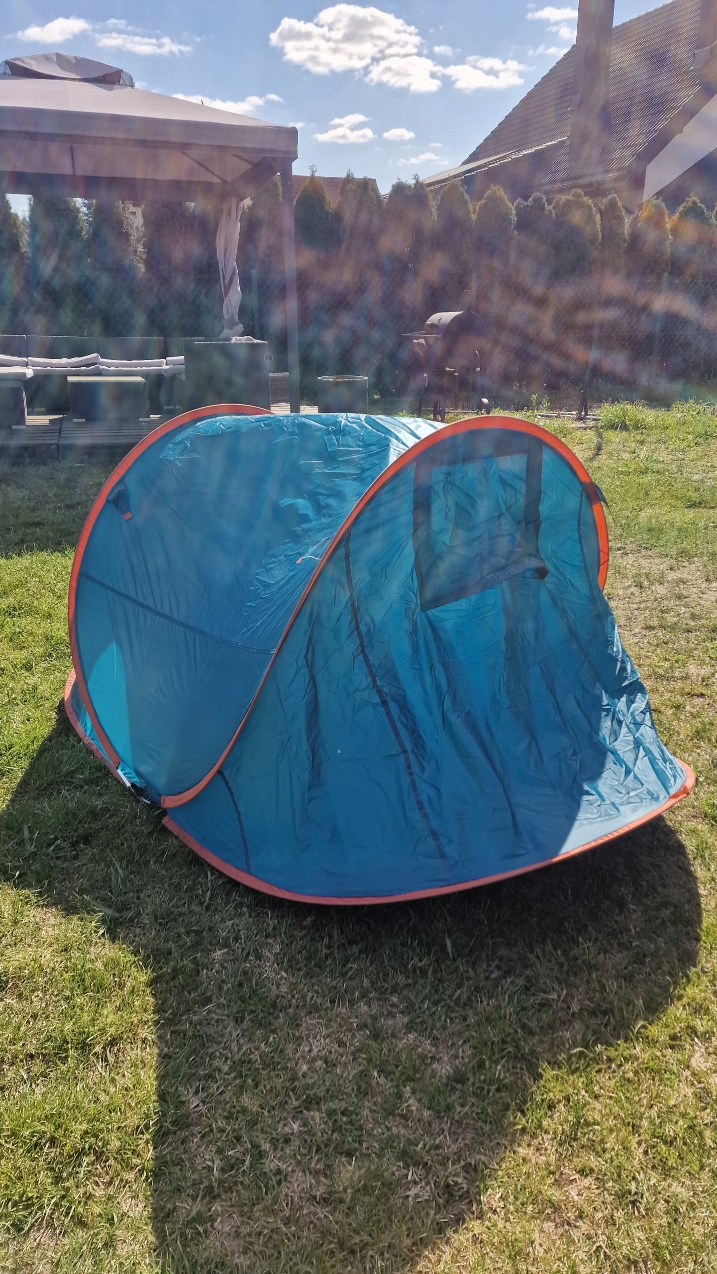 Pop-Up Tent Redcliffs 1 – 2 Person Self-Assembly Waterproof Camping Kind not specified