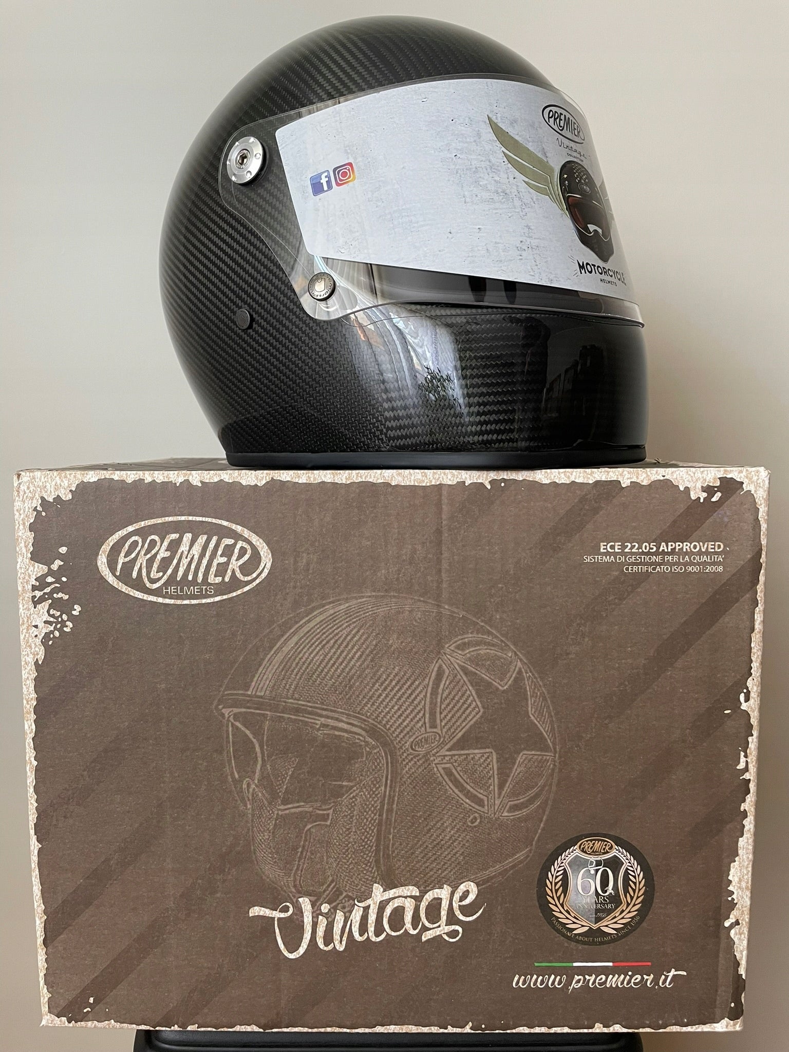 Premier Helmets TROPHY CARBON L motorcycle helmet EAN (GTIN) 8058697243141