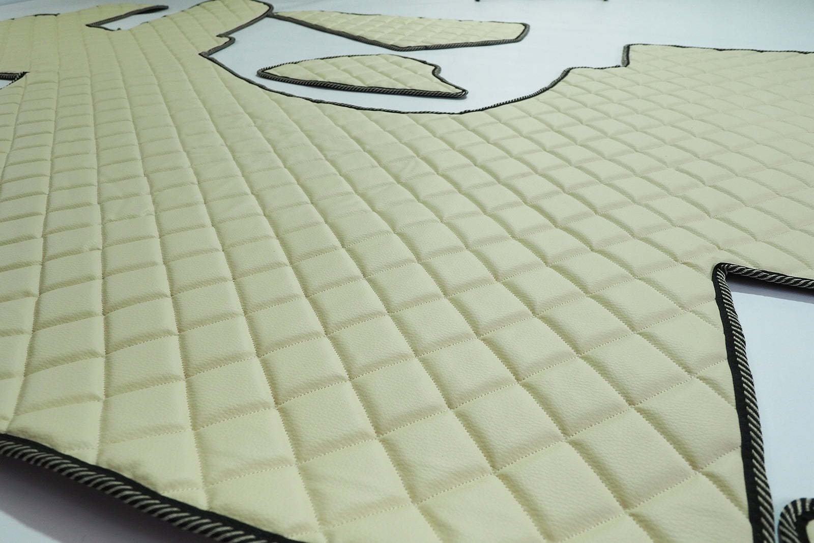 QUILTED RUGS COVERS MERCEDES ACTROS MP4 MP5 Manufacturer's catalog number 1