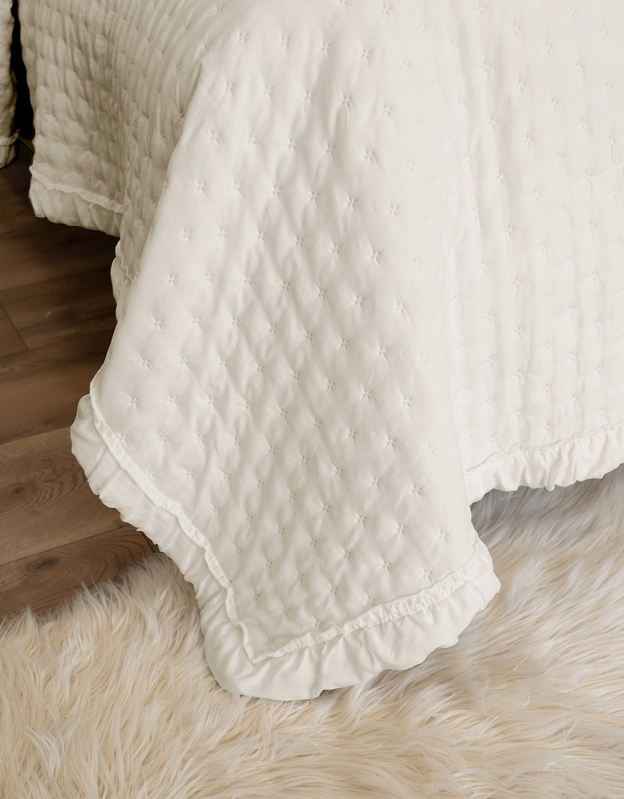 Quilted armchair cover with FRILL cap protector 70x160 cream Celia Packaging status original