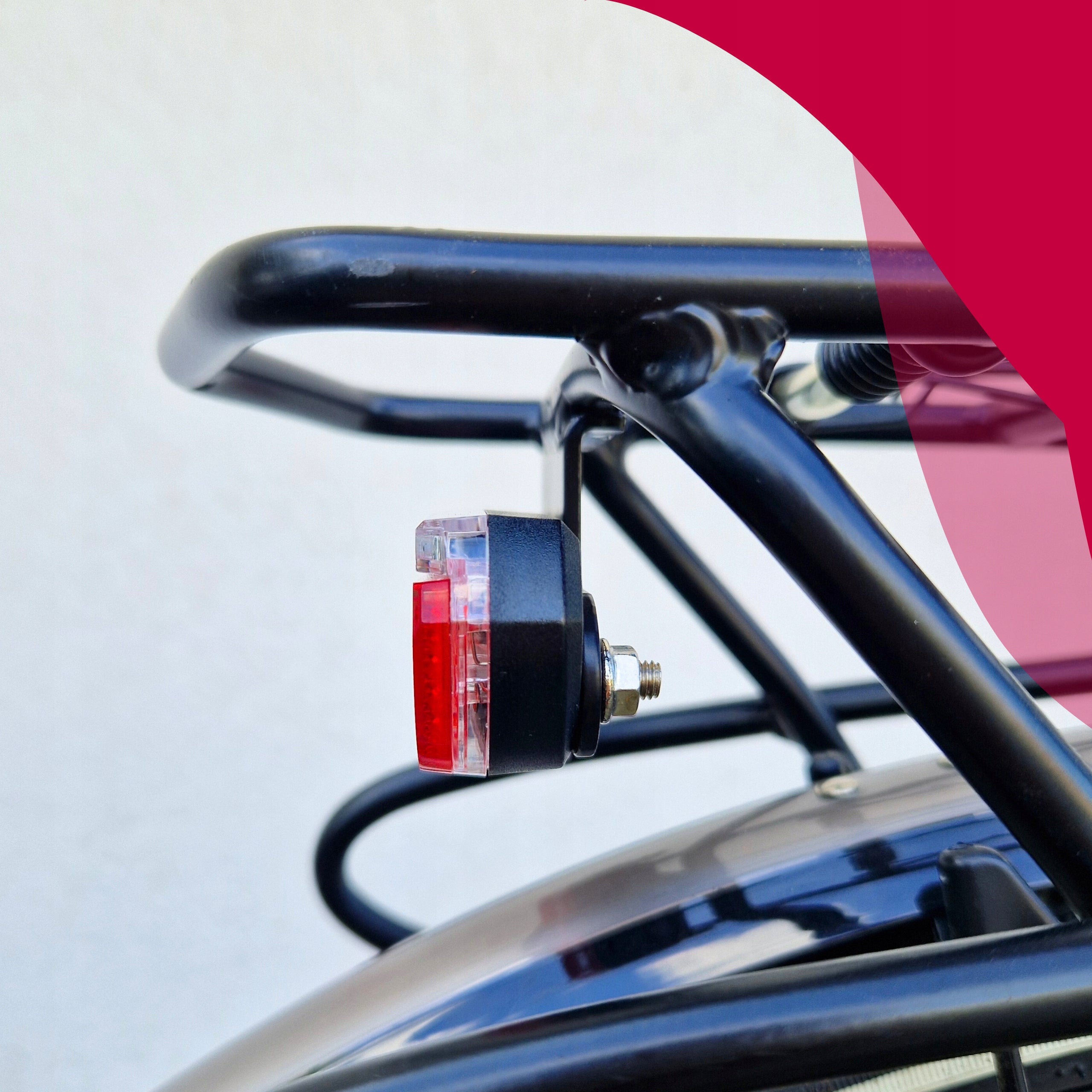 REAR LED BICYCLE LIGHT FOR TRUNK WITH BATTERY REFLECTOR VELOXO STRONG Light source LED