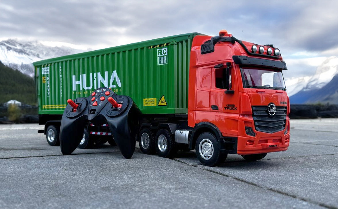 REMOTE CONTROLLED TRUCK WITH LIGHT CONTAINER AND SOUND EAN (GTIN) 5905965326439
