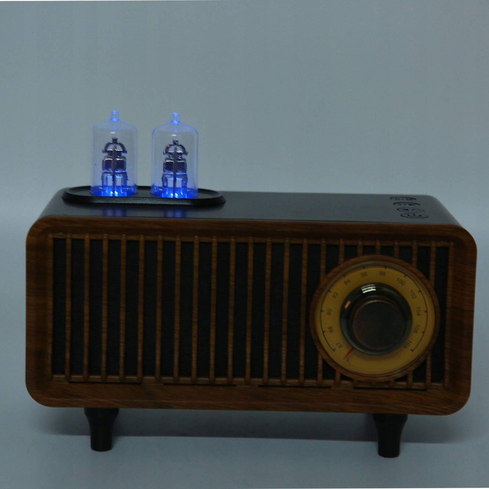 RETRO STYLE BLUETOOTH SPEAKER WITH LOW LATENCY AND USB CONNECTOR Packaging status original