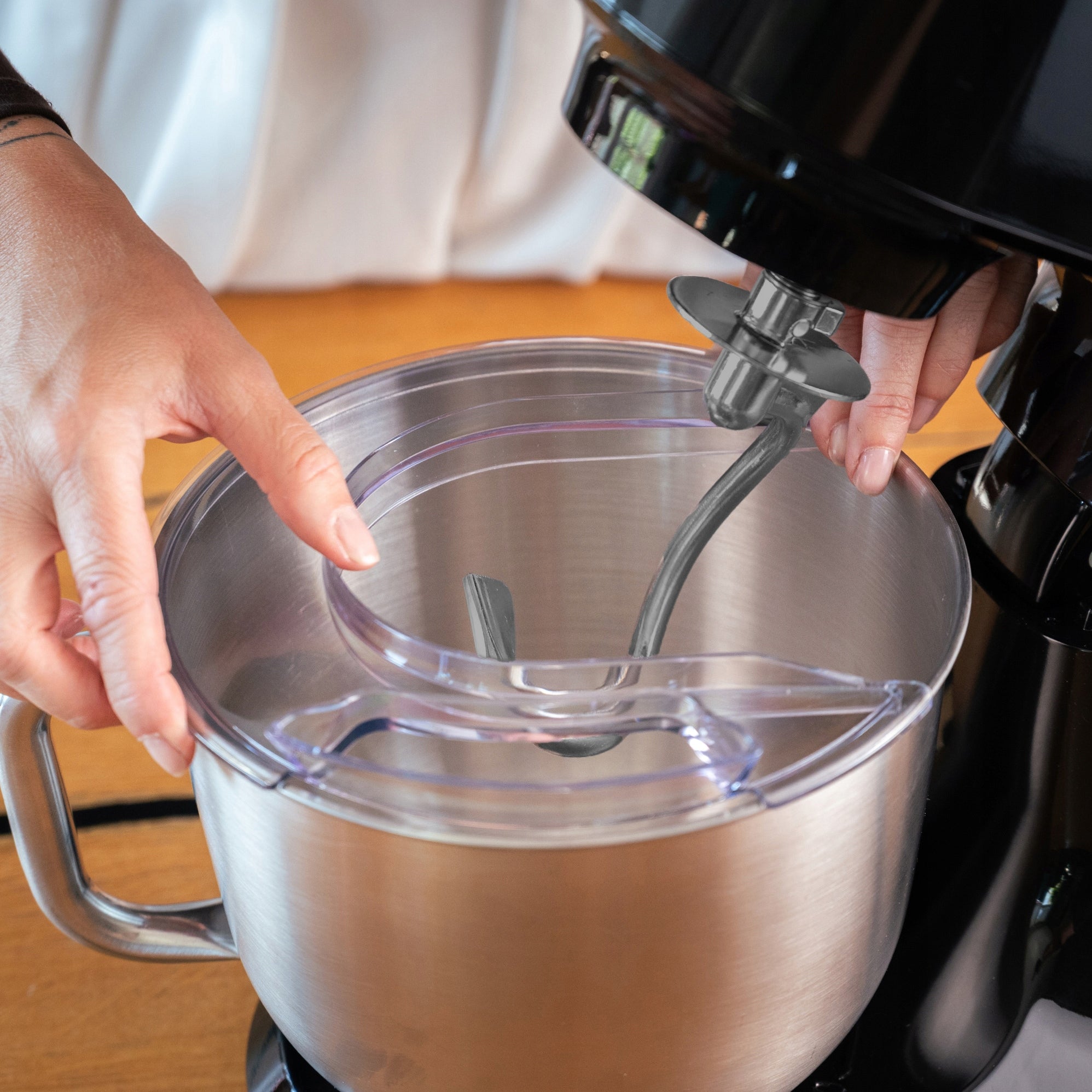 ROBOT PLANETARY KITCHEN MIXER WITH SCALE HEATED BOWL UP TO 45C LED PANEL Model ARISTO CZARNY