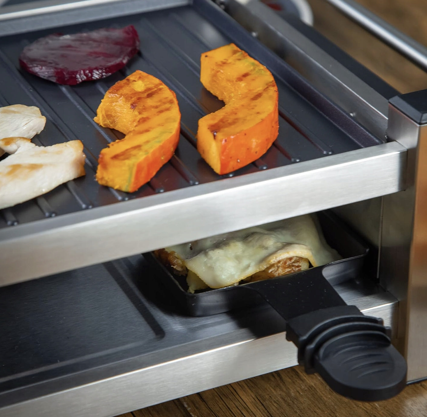 Raclette For 4 People KÜCHENPROFI TASTE 4–Grill Electric+Patelenki Set Power rating 600 W