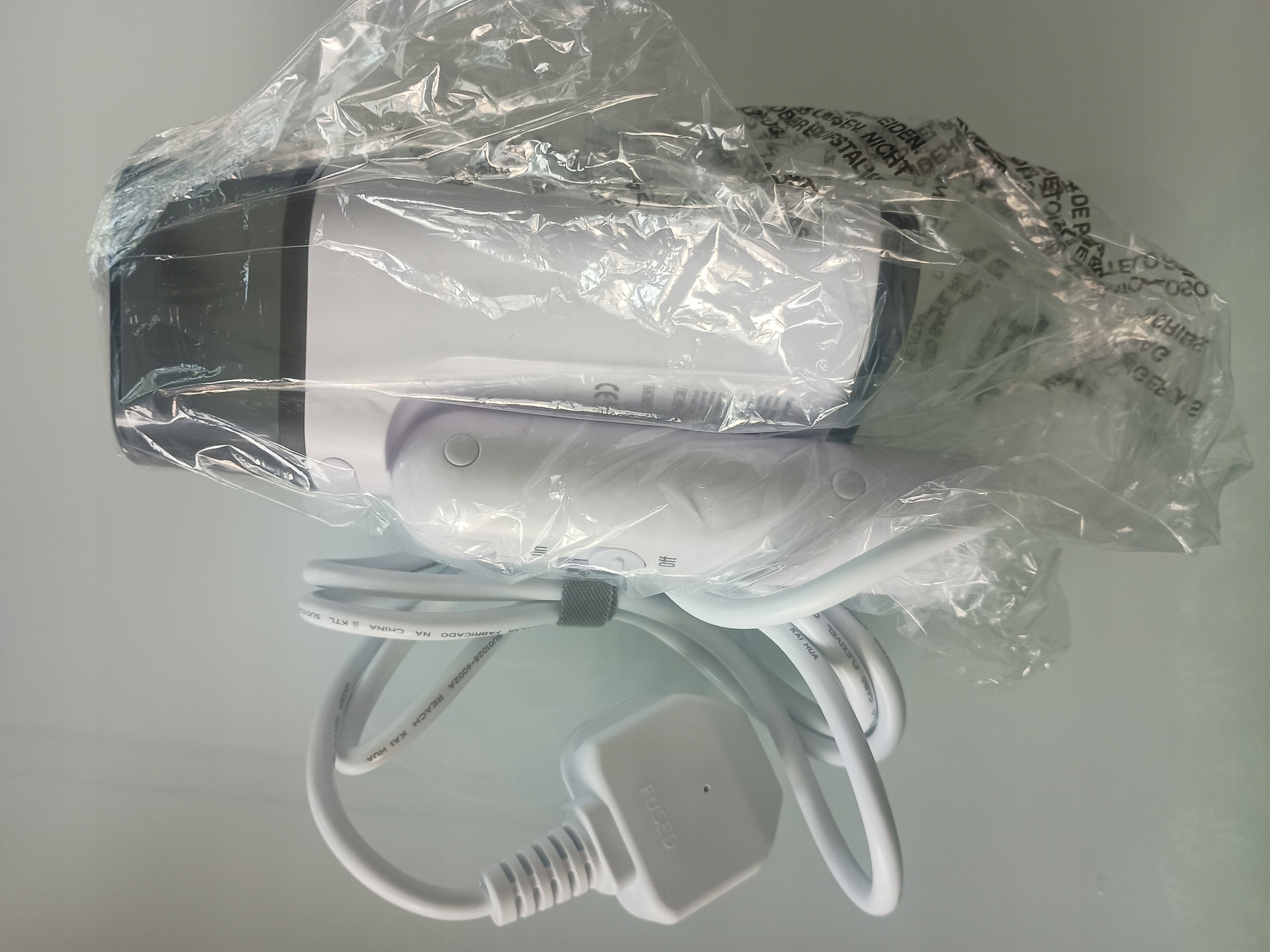 Raelunyi MS220 1190 W Clothes Steamer Dominant color white