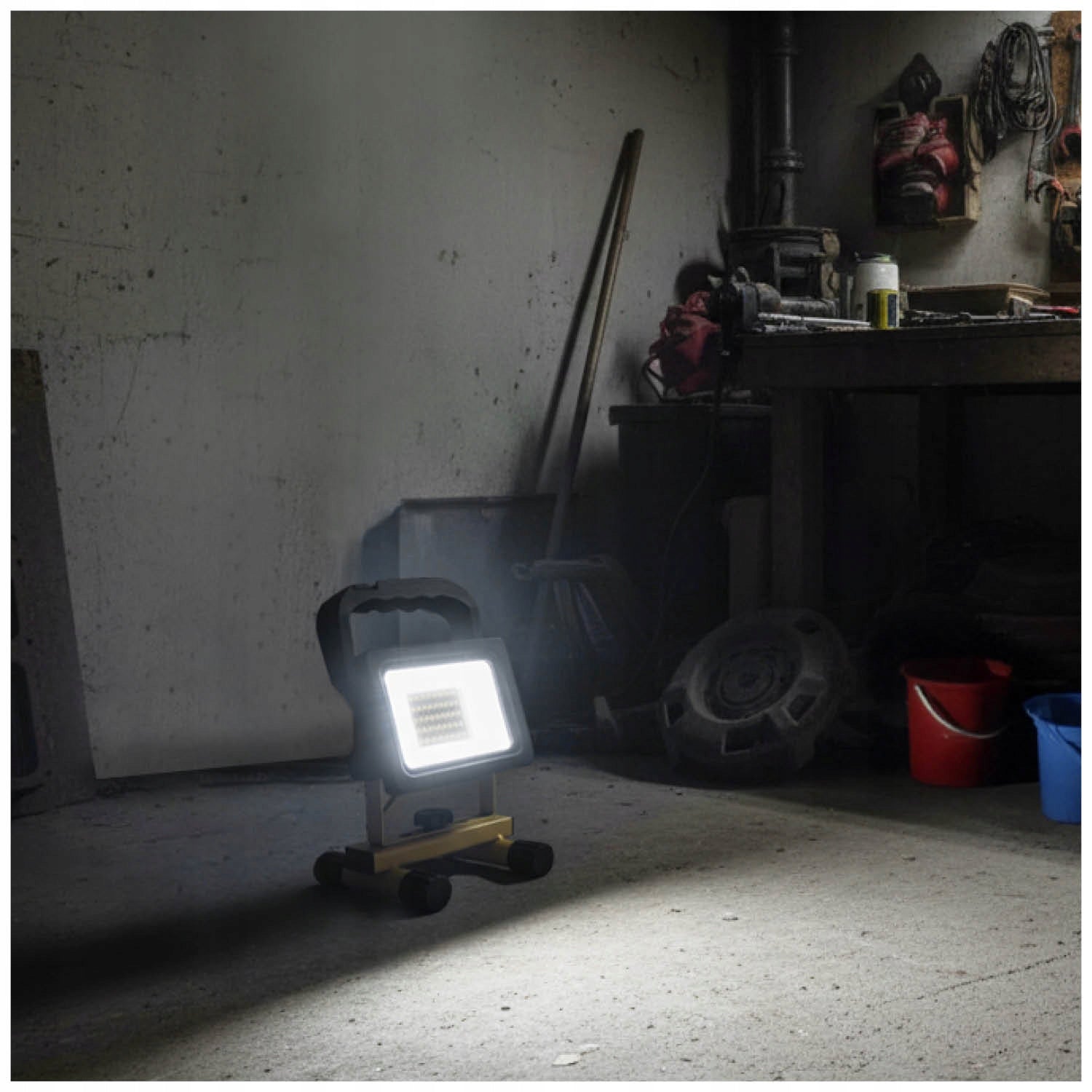 Rechargeable LED Floodlight Halogen Workshop 20W 4000K IP54 Packaging status original