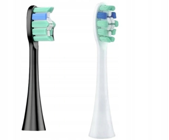 Replaceable tip for sonic toothbrush