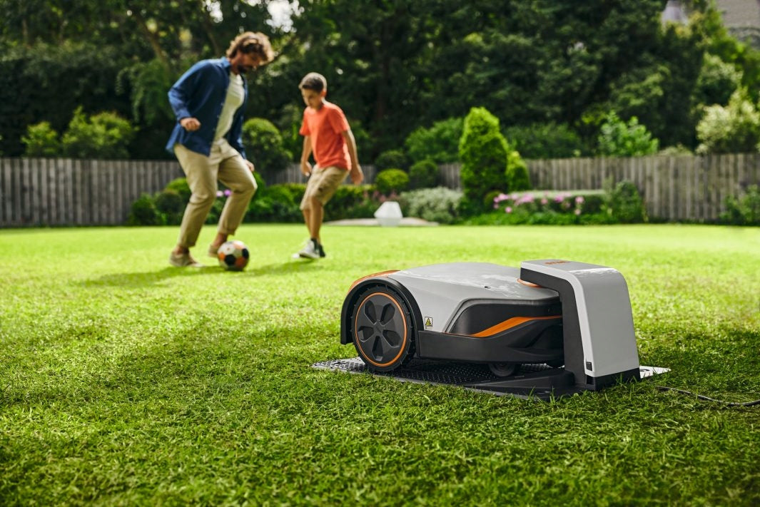 Robot mower STIHL iMOW 5 mowing area 1500m2 Brand Stihl