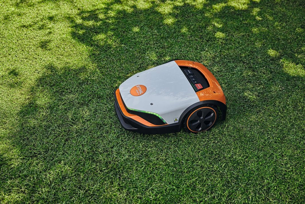 Robot mower STIHL iMOW 5 mowing area 1500m2 Mowing width 28 cm