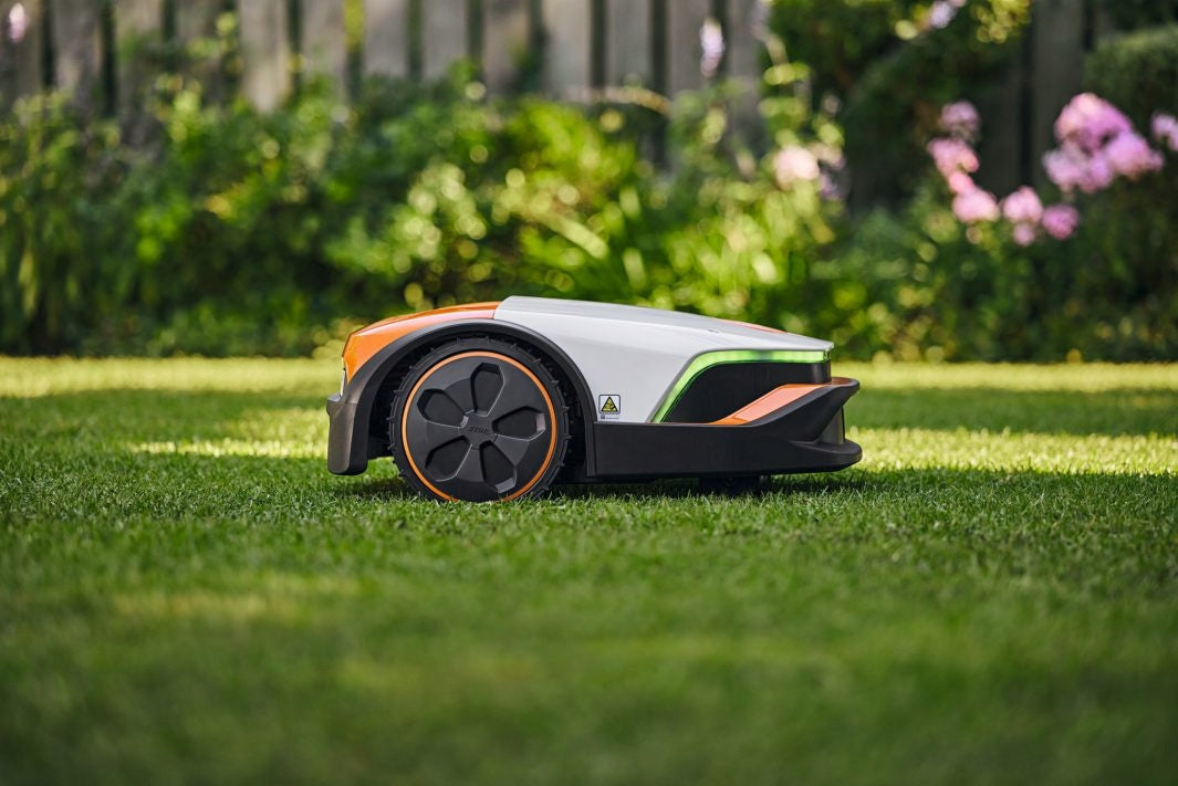Robot mower STIHL iMOW 5 mowing area 1500m2 Series IA010111406