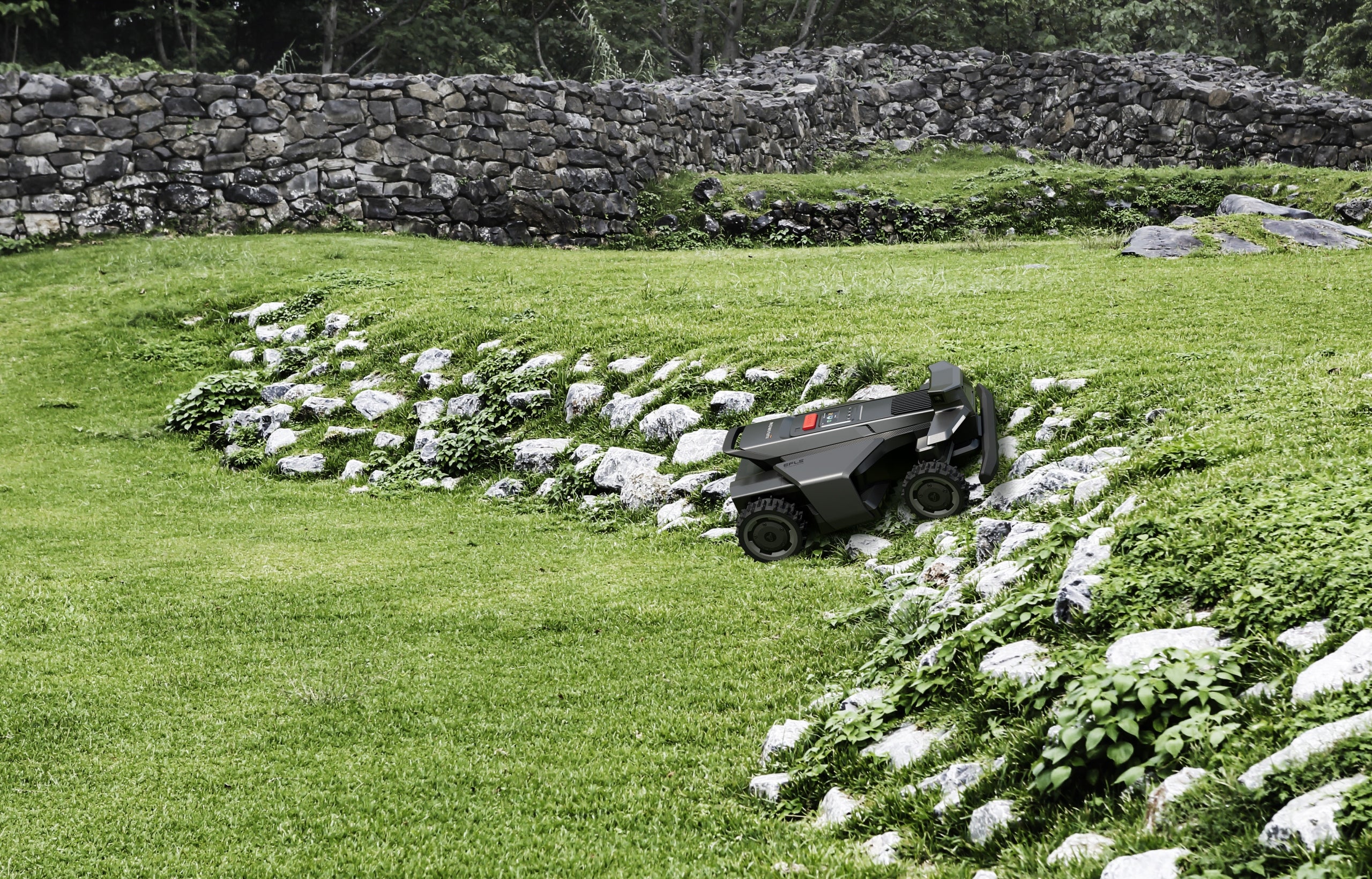 Robot mower Segway Navimow X420E drive 4x4 slope up to 84% Battery 10Ah Manufacturer code SGW-X420E