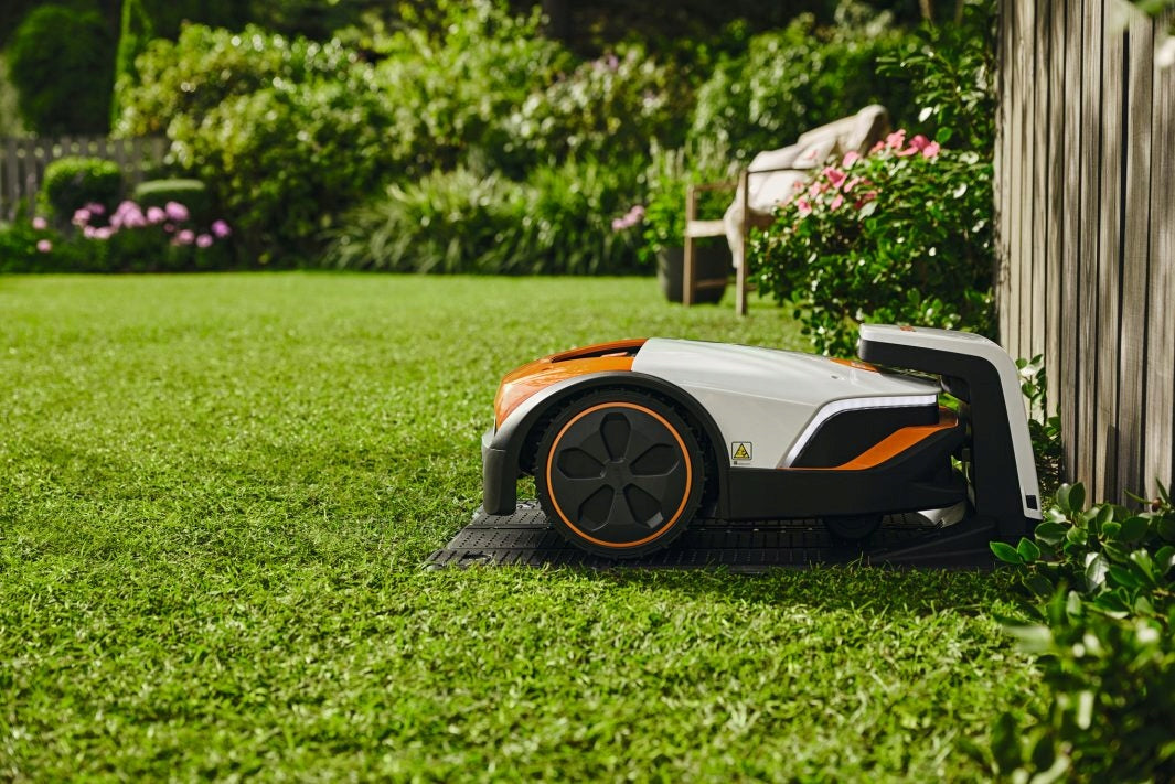 Robot mower Stihl iMOW 7 robot up to 3500m2 7.0 Model IMOW 7.0