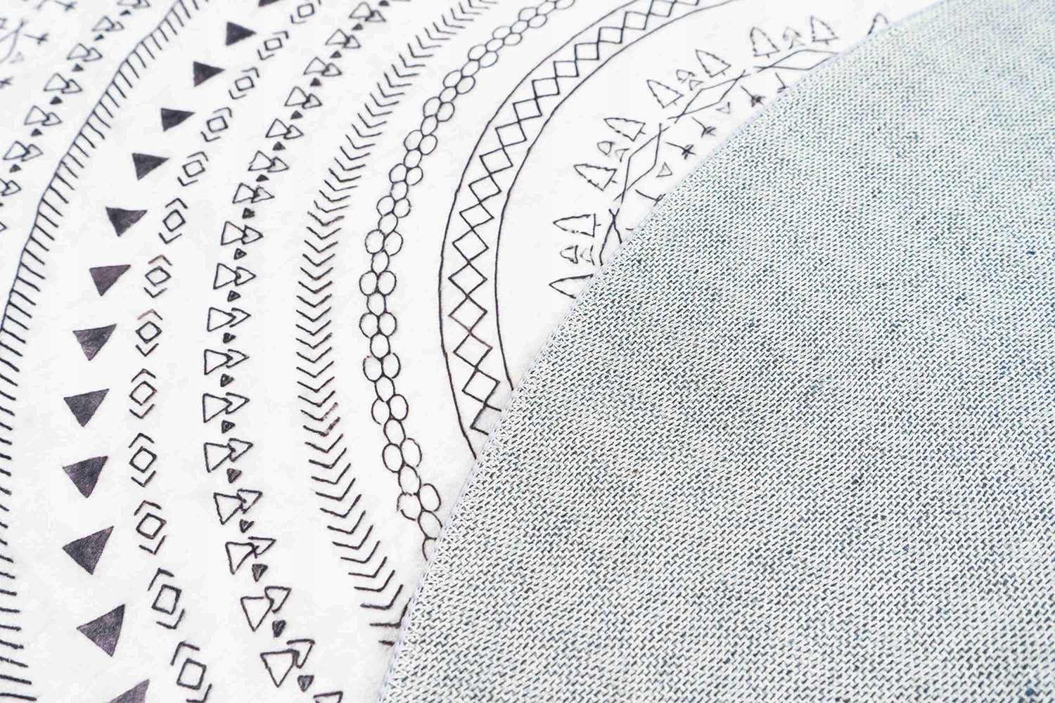 Round Carpet NOVO 140 non-slip soft silky modern Brand Strado