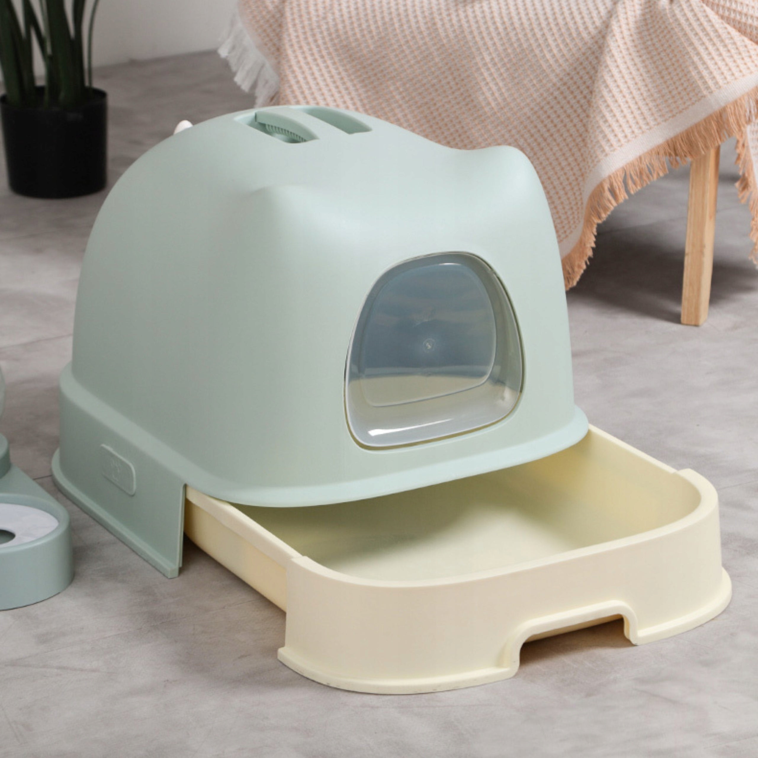Royal Furry litter box closed 56,5 cm x 46 cm x 39 cm Brand no brand