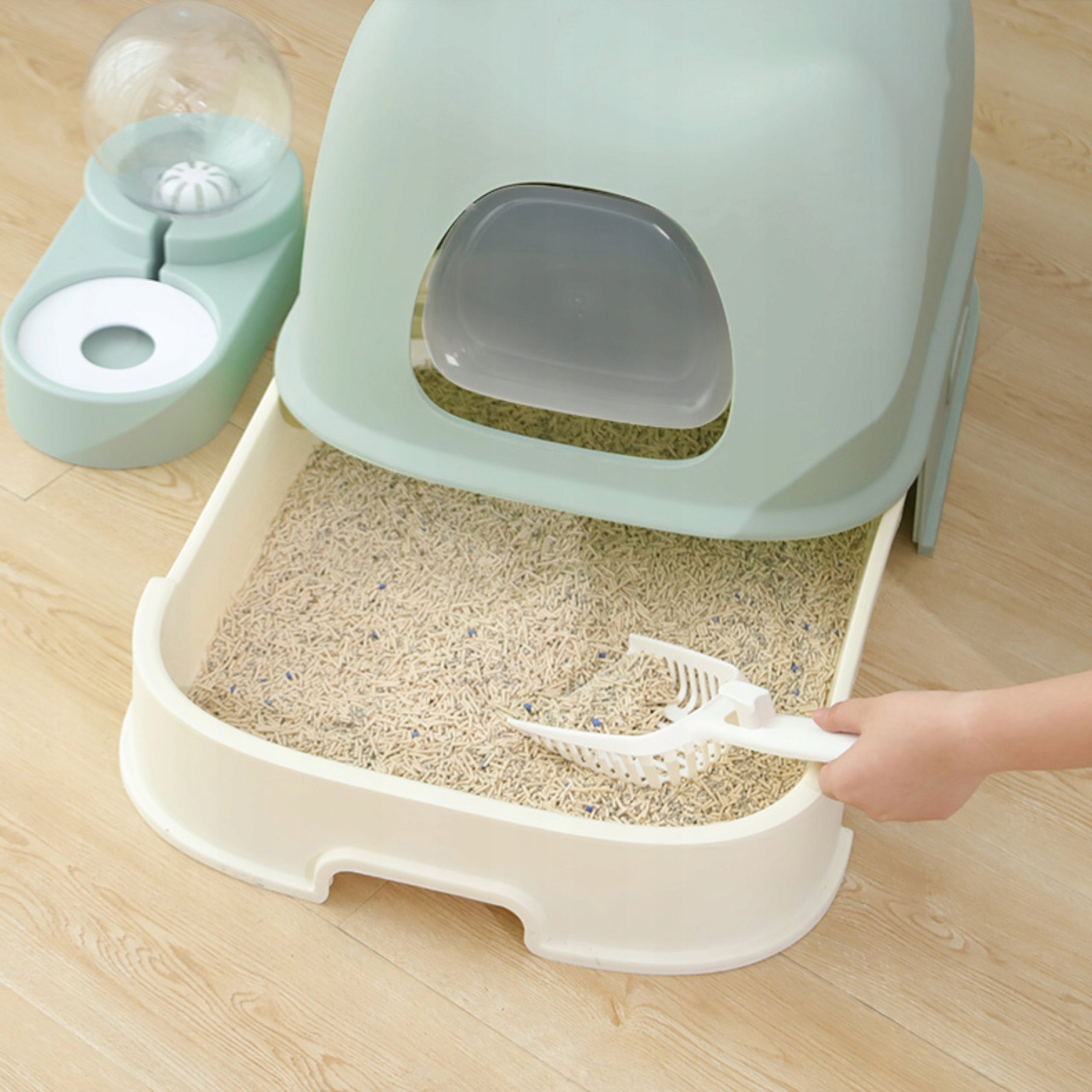 Royal Furry litter box closed 56,5 cm x 46 cm x 39 cm Model Kuweta zamknięta z szufladą + łopatka