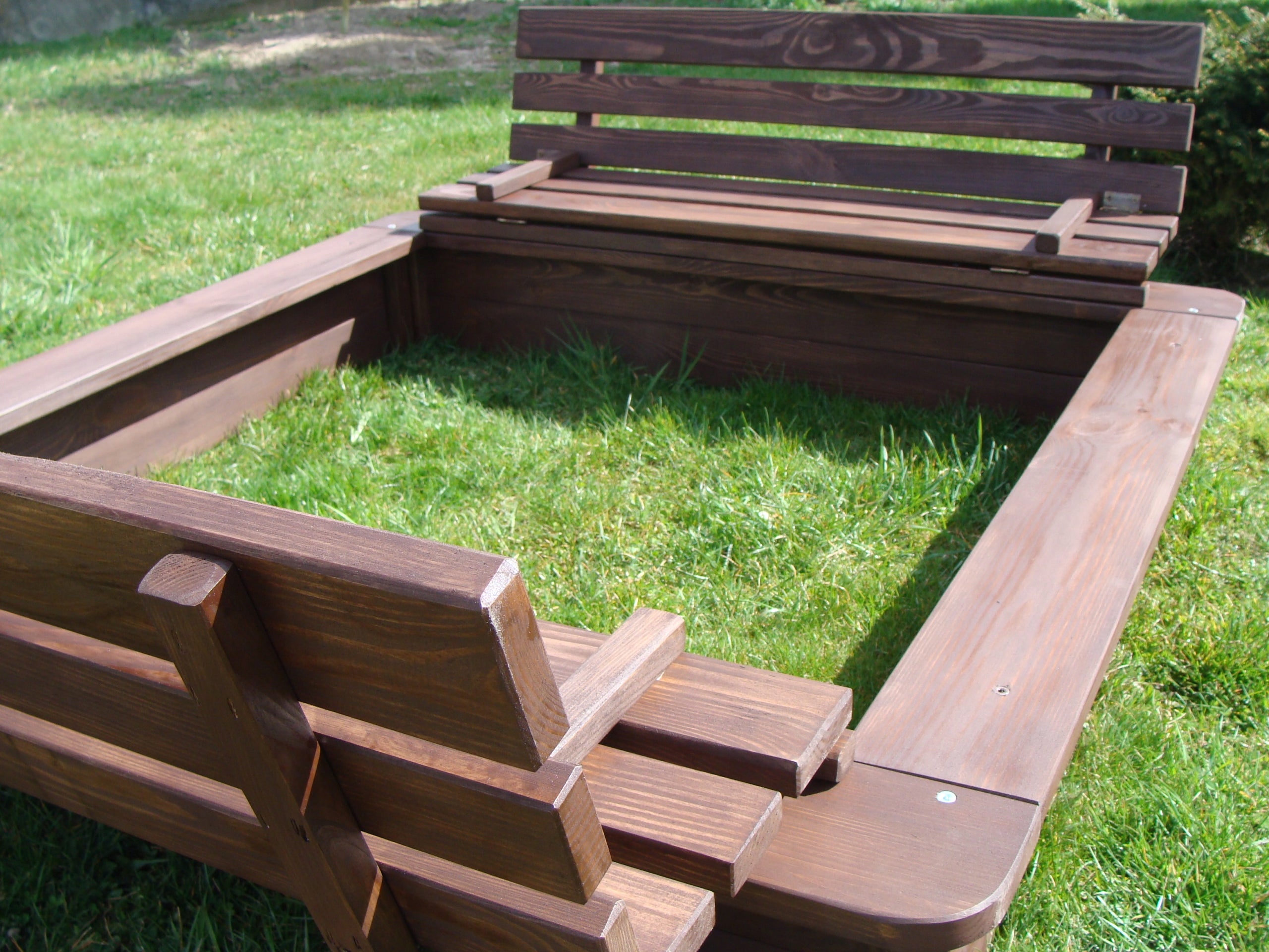 SANDBOX SANDBOXES PAINTED 120*120*23*165 AND SPECIES WITHOUT OXEN CAME OUT Product width 120 cm