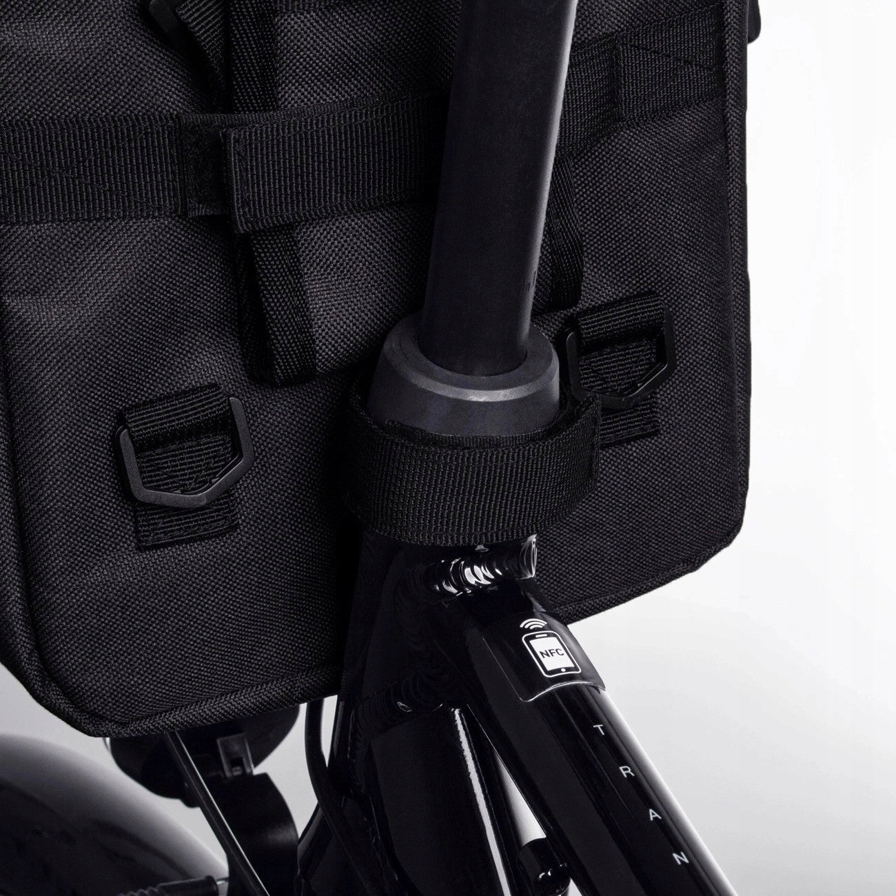 SCOOTER POUCH FOR HANDLEBAR BIKE BAG BACKPACK FOR ONE SHOULDER Kind front