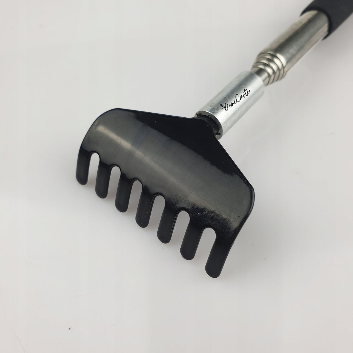 SCRATCHER TELESCOPIC BACK SCRATCHER FOLDING Batteries included no