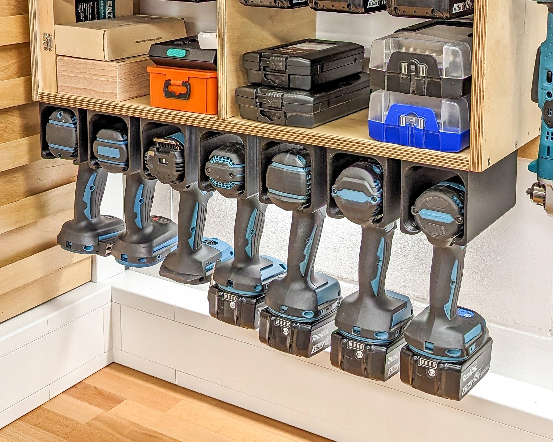 SCREWDRIVER HOLDER AND POWER TOOLS HANGER FOR SCREWDRIVER | UNIVERSAL