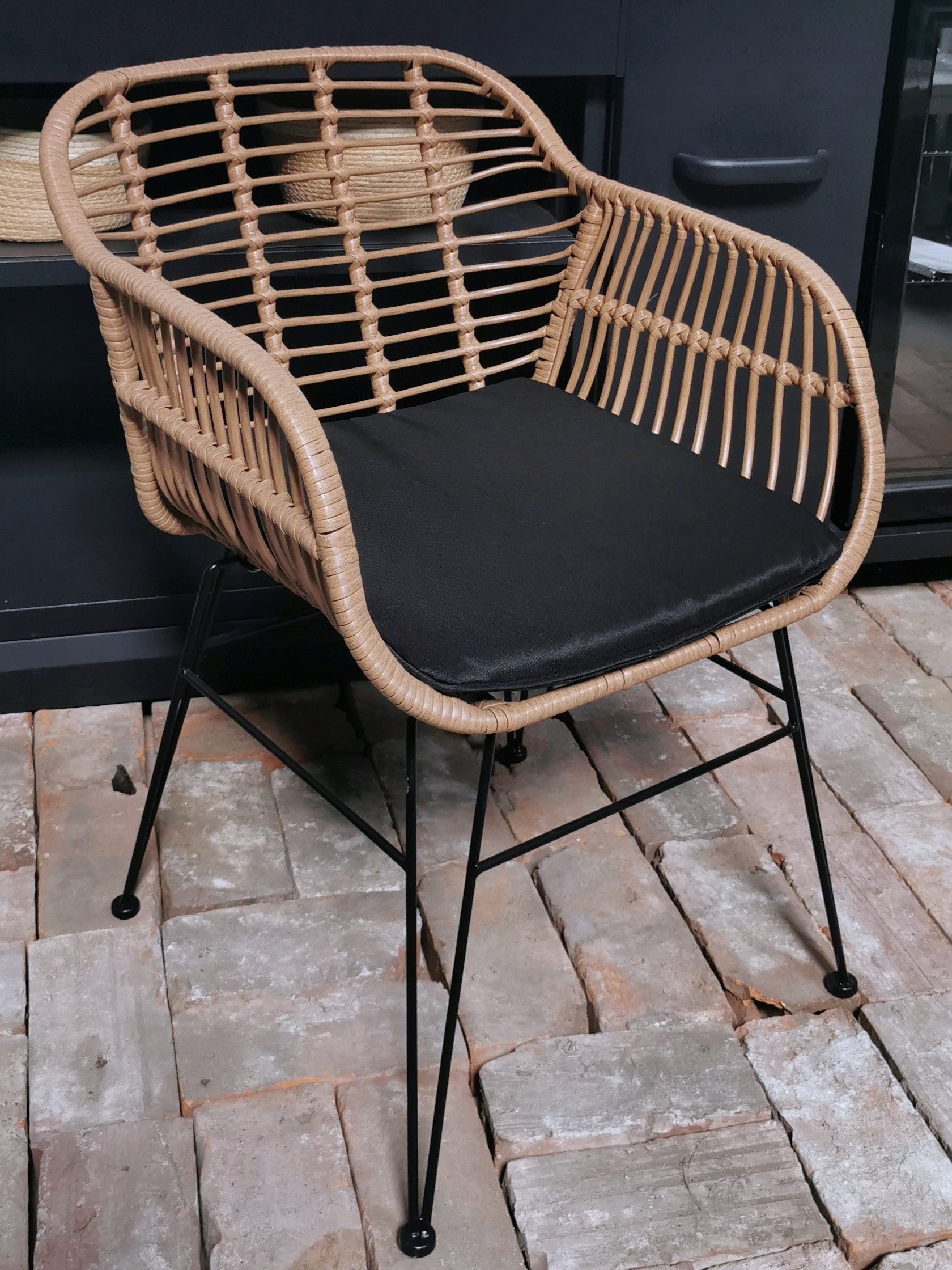SET OF BALCONY FURNITURE BROWN - TABLE + 2 CHAIRS - PE RATTAN Manufacturer no brand