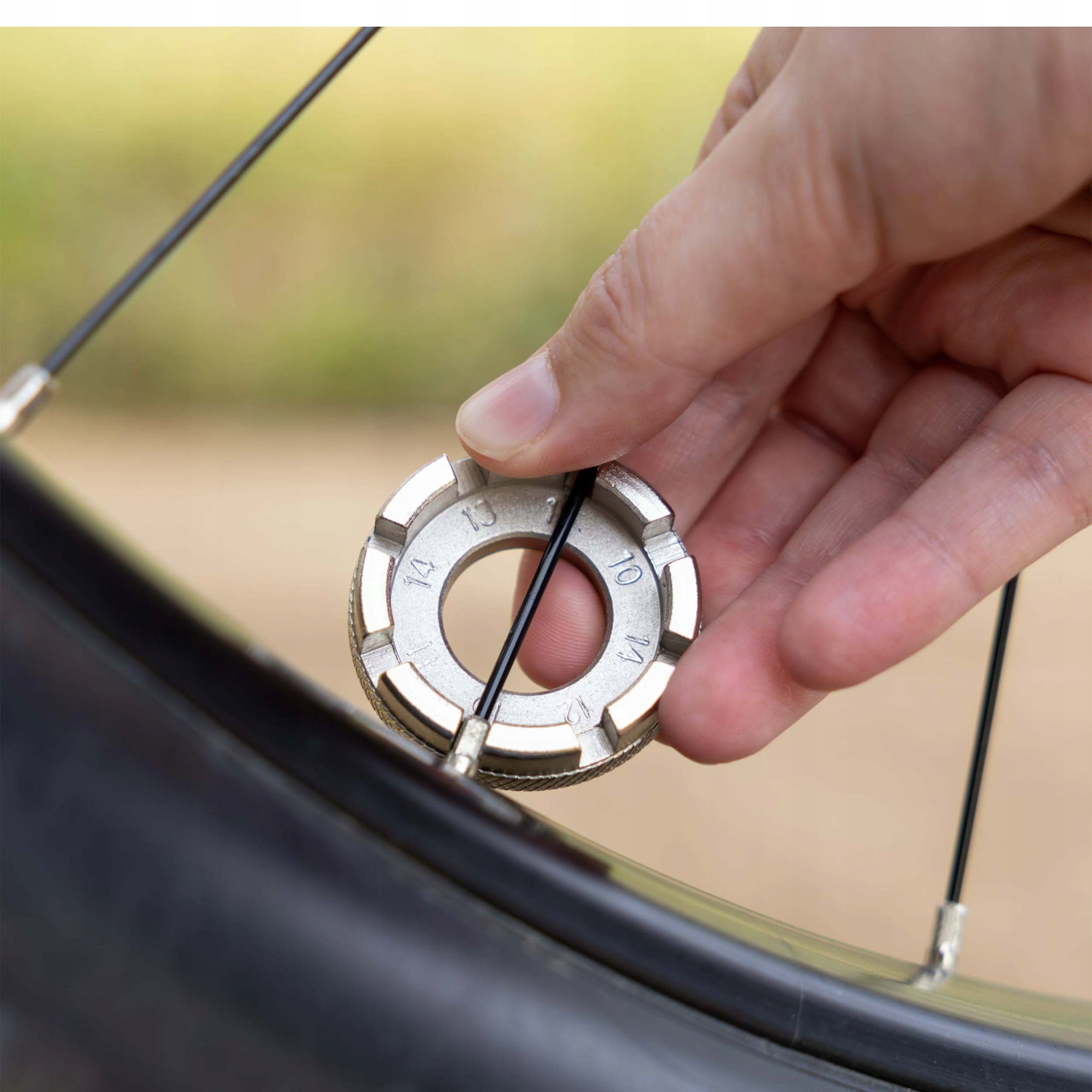 SET OF BICYCLE TOOLS KEYS CRANK FOR BIKE 17 IN 1 CONVENIENT SUITCASE Brand Renew Force