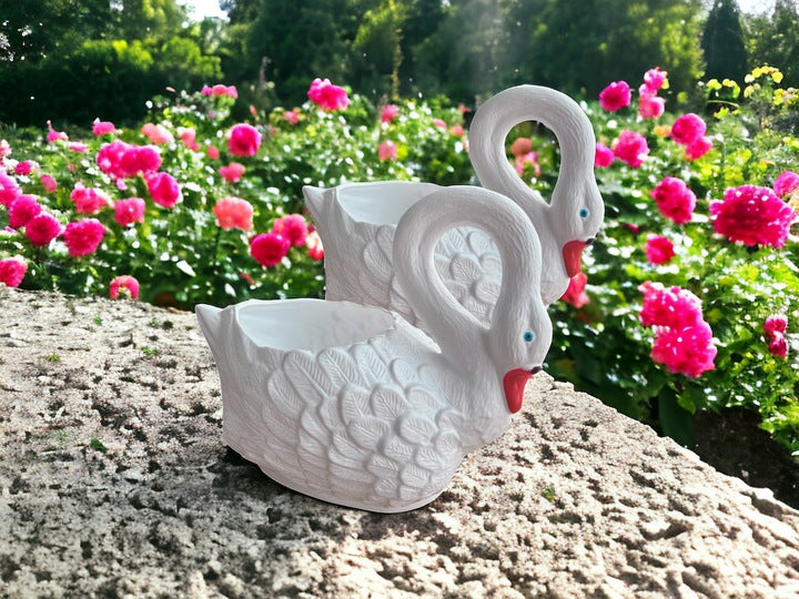 SET OF GARDEN POTS IN THE SHAPE OF A SWAN 2X FLOWER COVER 35CM Type sculpture (figure)