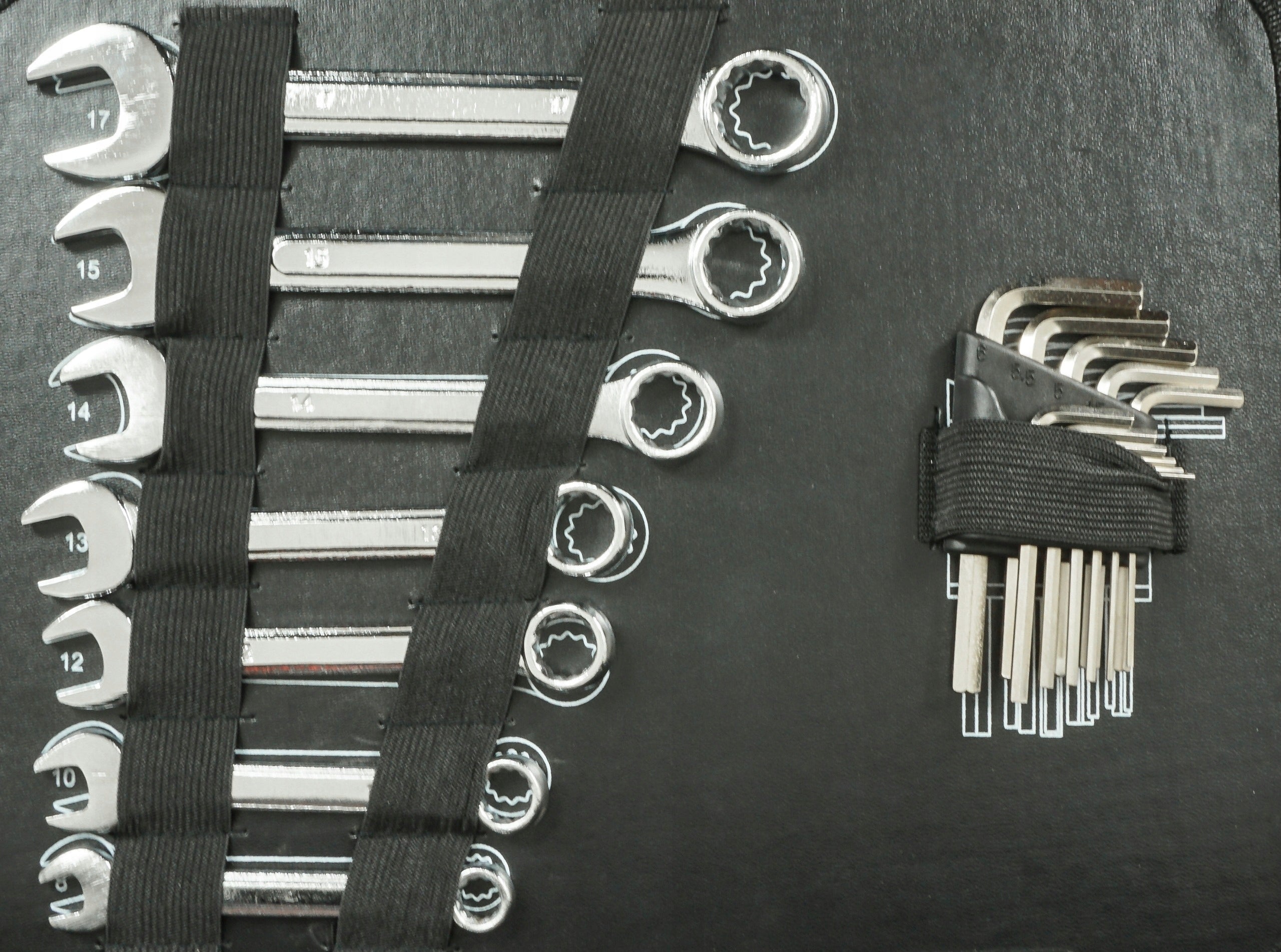 SET OF WRENCH TOOLS 90 EL TOOL CASE WRENCHES SCREWDRIVERS EAN (GTIN) 5904673571247