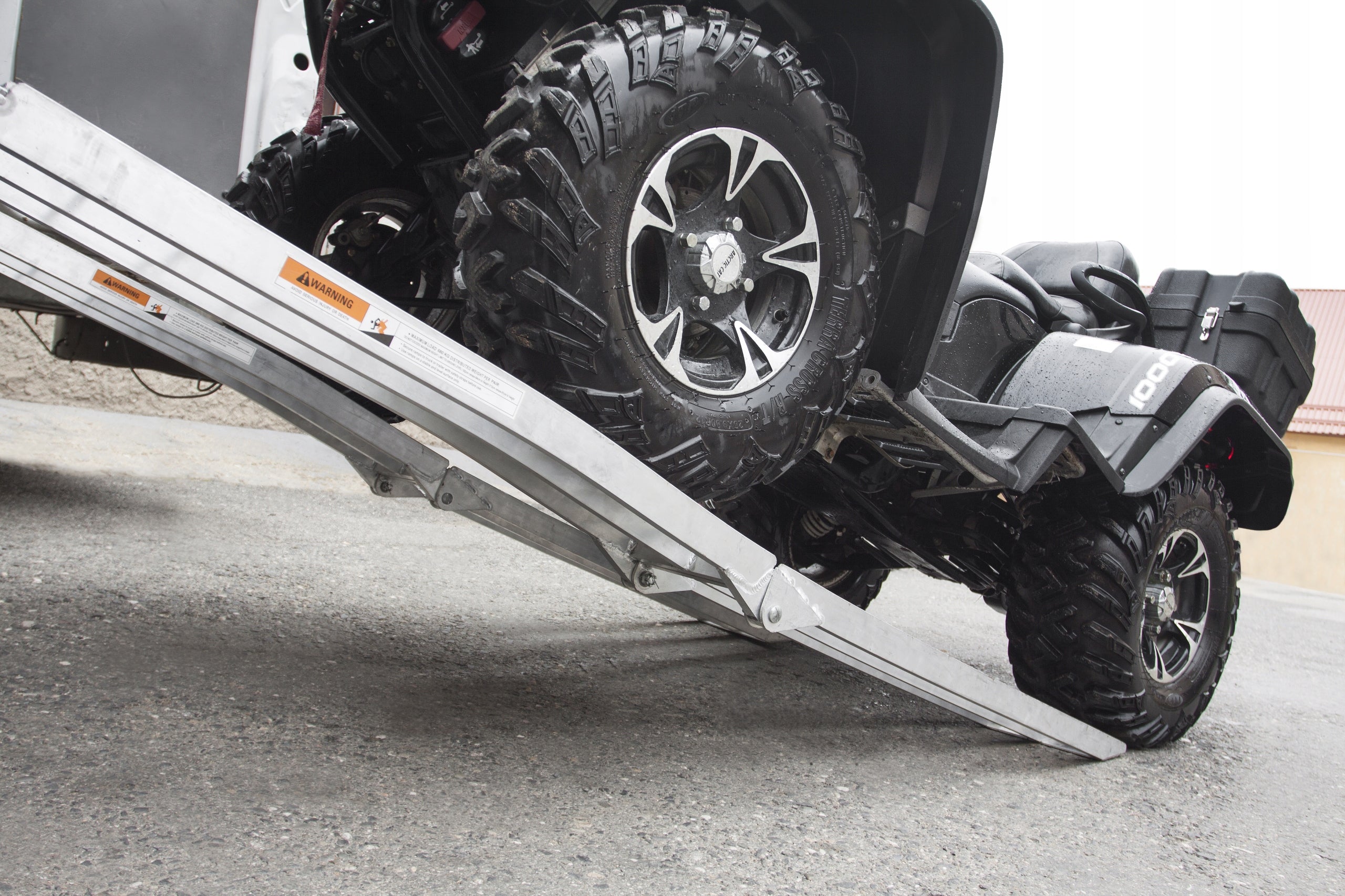 SHARK ATV, MOTO hliníkové nájezdy (2 kusy), nosnost max. 680 kg 01CZ2005 Product weight with unit packaging 16 kg