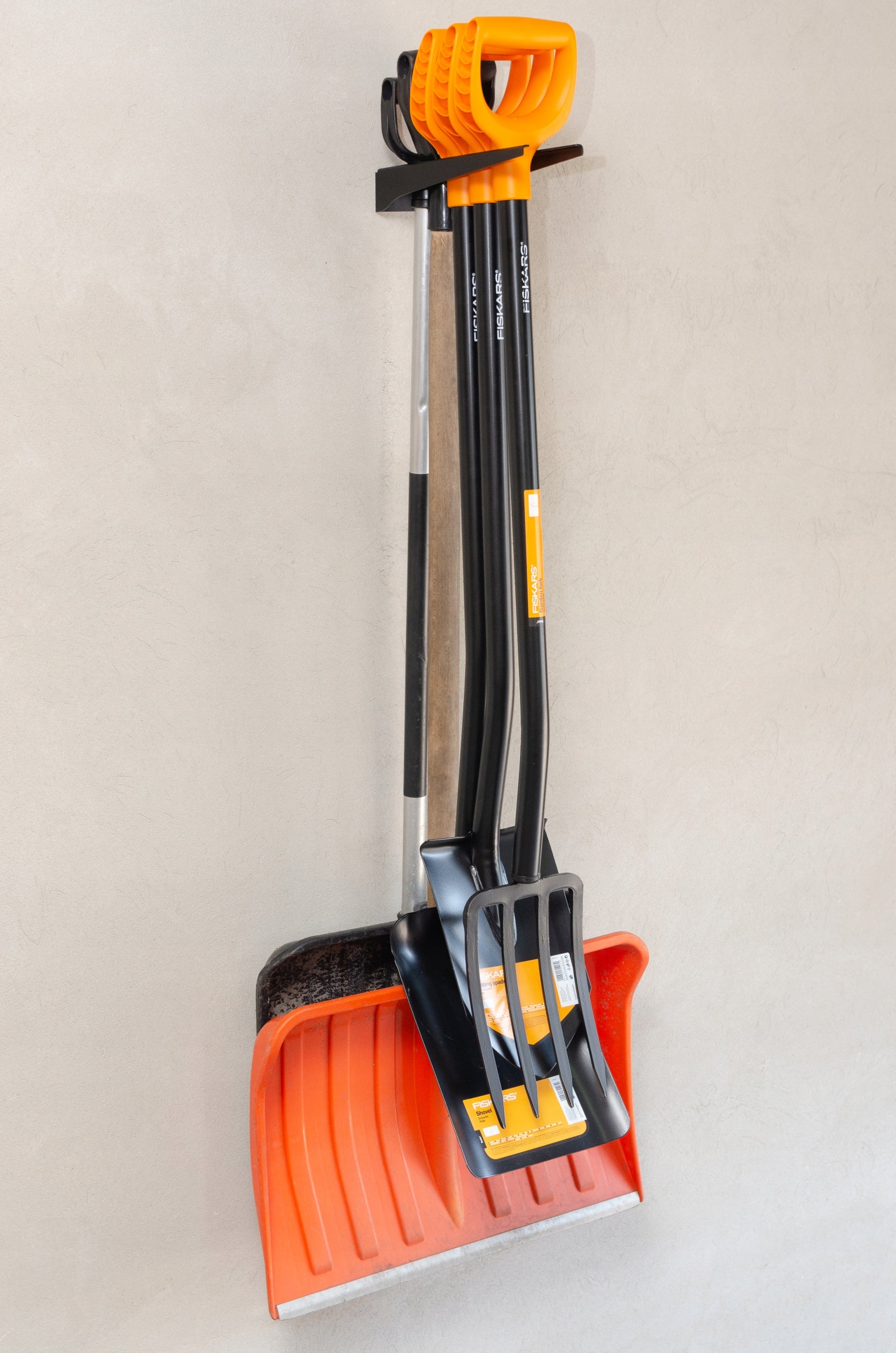 SHOVEL Hanger SPADES GARDENING TOOLS Kind row hanger