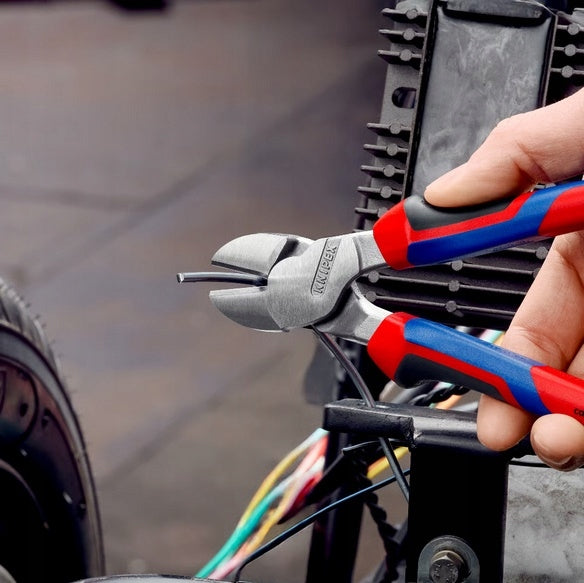 SIDE CUTTING PLIERS WITH INCREASED GEAR RATIO 200MM 74 05 200 KNIPEX Packaging status original