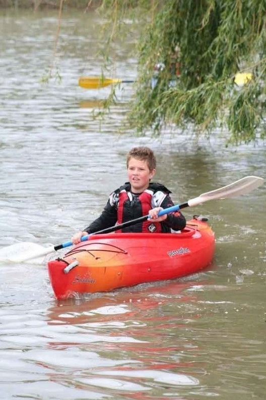 SINGLE-PERSON HIKING KAYAK SUNDANCE PERCEPTION COMFORTABLE STABLE Manufacturer code PERCEPTION