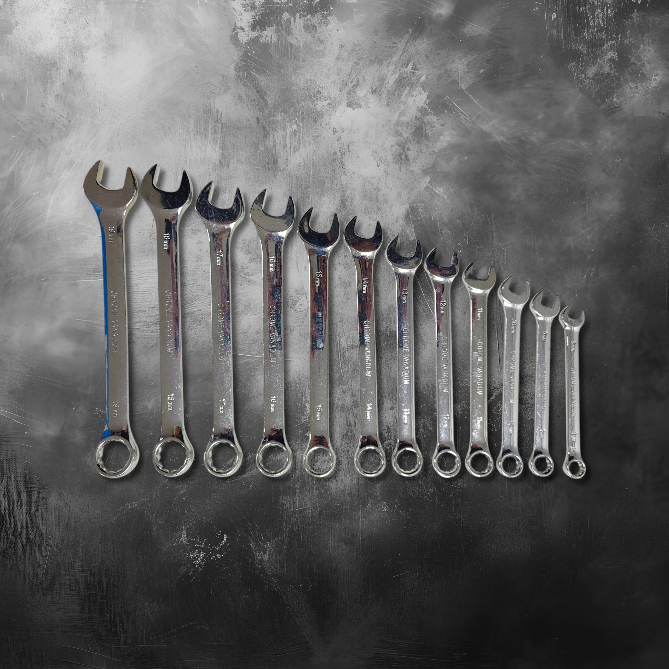 SOCKET WRENCH TOOL KIT SOCKET WRENCHES 216 el. Manufacturer code MS-655