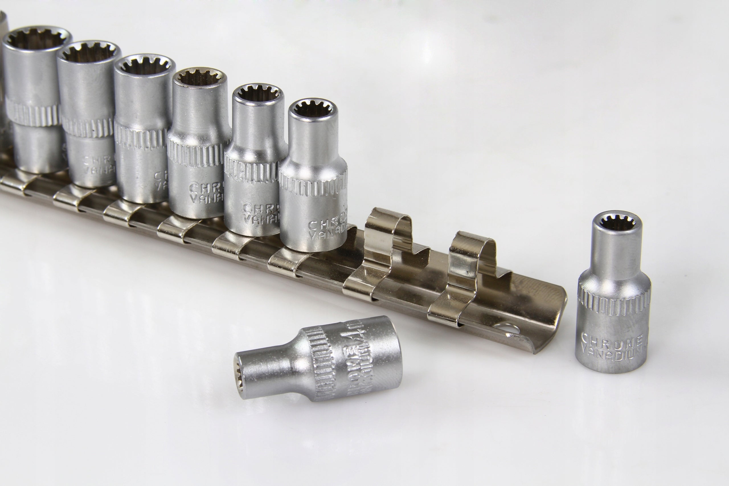 SOCKET WRENCHES SPLINE SOCKETS 1/4 RAILS 13el 4-14mm Manufacturer code M66419