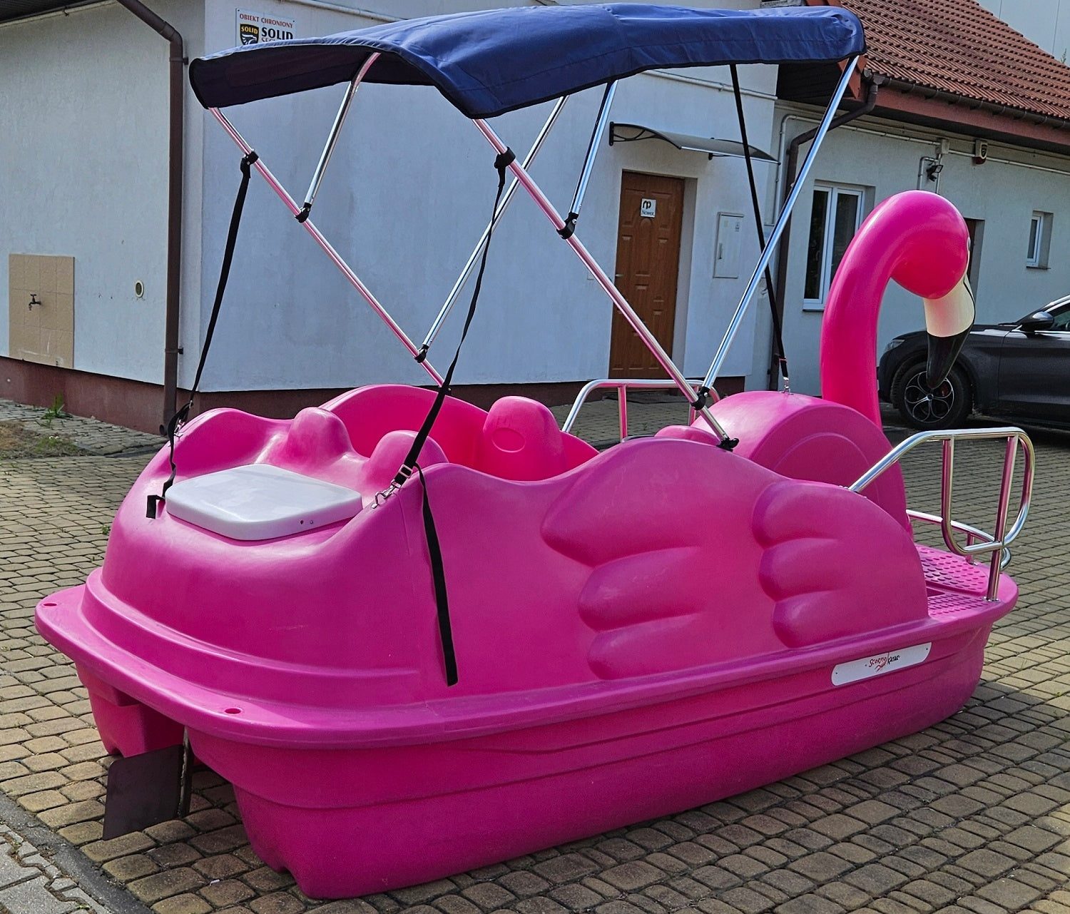 SOLID WATER BIKE FOR 4 PEOPLE WITH VISOR FOR FLAMINGO RENTAL Number of seats 4