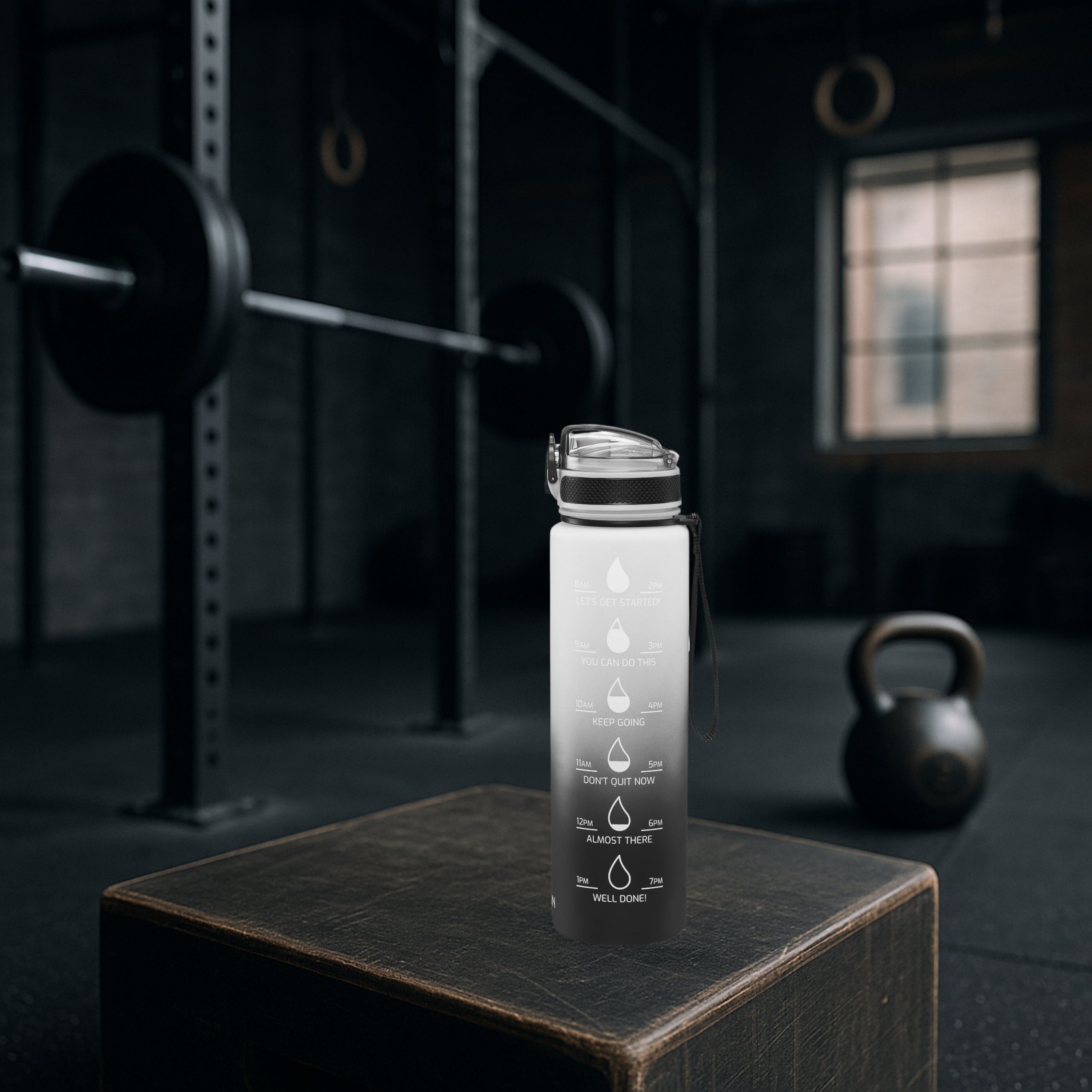 SPORTS WATER BOTTLE MOTIVATIONAL MEASURING CUP WITH HANDLE LARGE BOTTLE 1L Model bidon sportowy