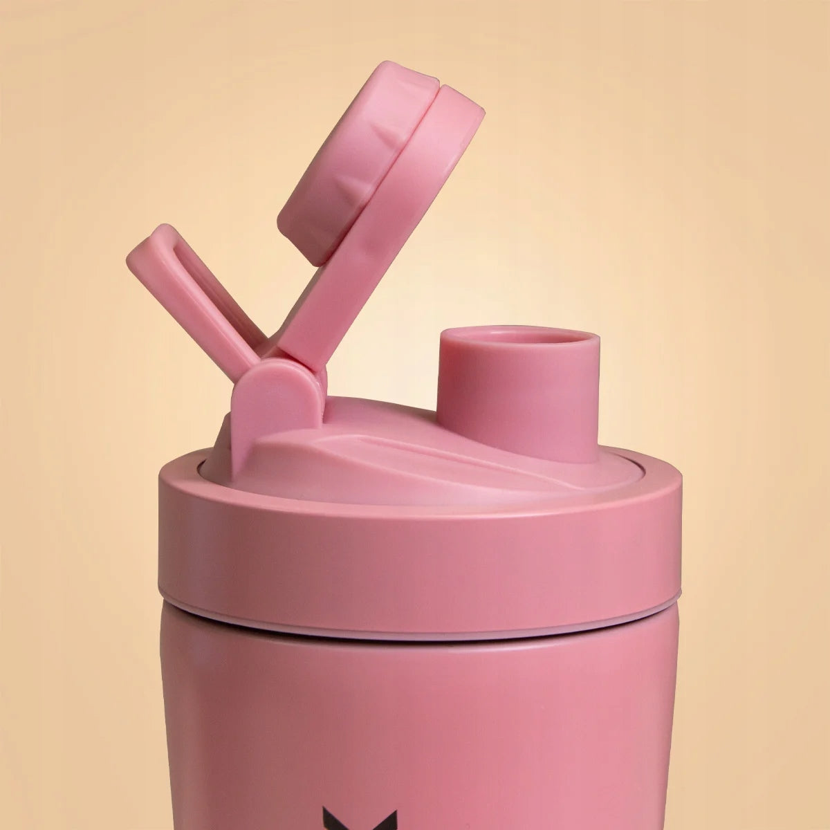 STAINLESS STEEL SHAKER WITH THERMAL STIRRER BeastPink 650ml PINK Color pink