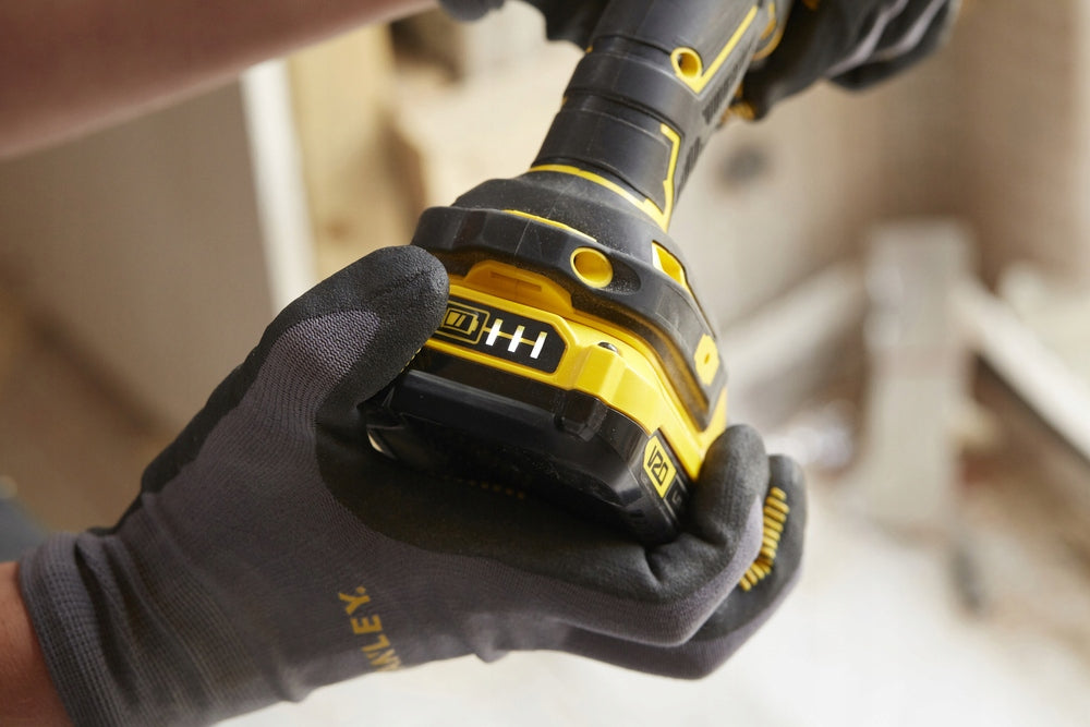 STANLEY DRILL/DRIVER 18V V20 60Nm 2x1,5Ah SFMCD710C2K Voltage (V) 18 V