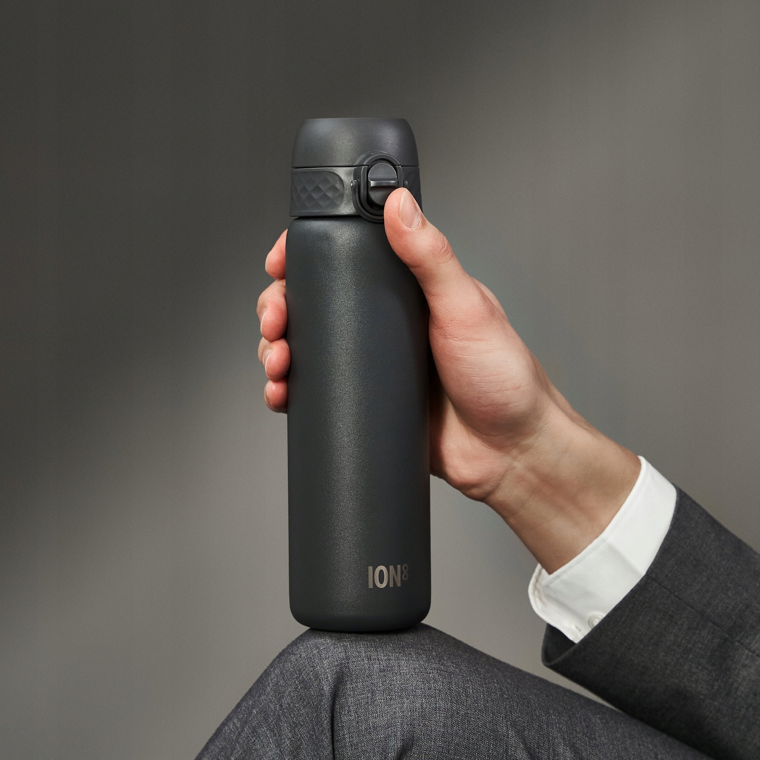STEEL WATER BOTTLE - PZH CERTIFICATE - GREY YOUTH GARNET ION8 0,6 l 600 ml Packaging status original