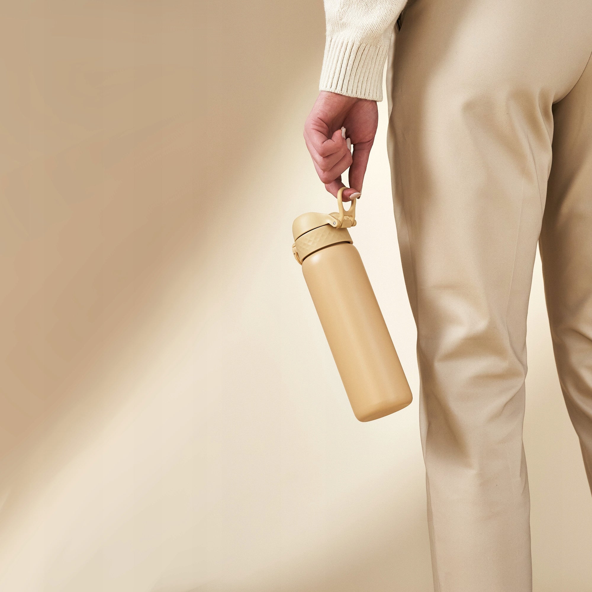 STEEL WATER BOTTLE - PZH CERTIFICATE - STAINLESS ELEGANT BEIGE ION8 0,6 l 600 ml Weight 160 g