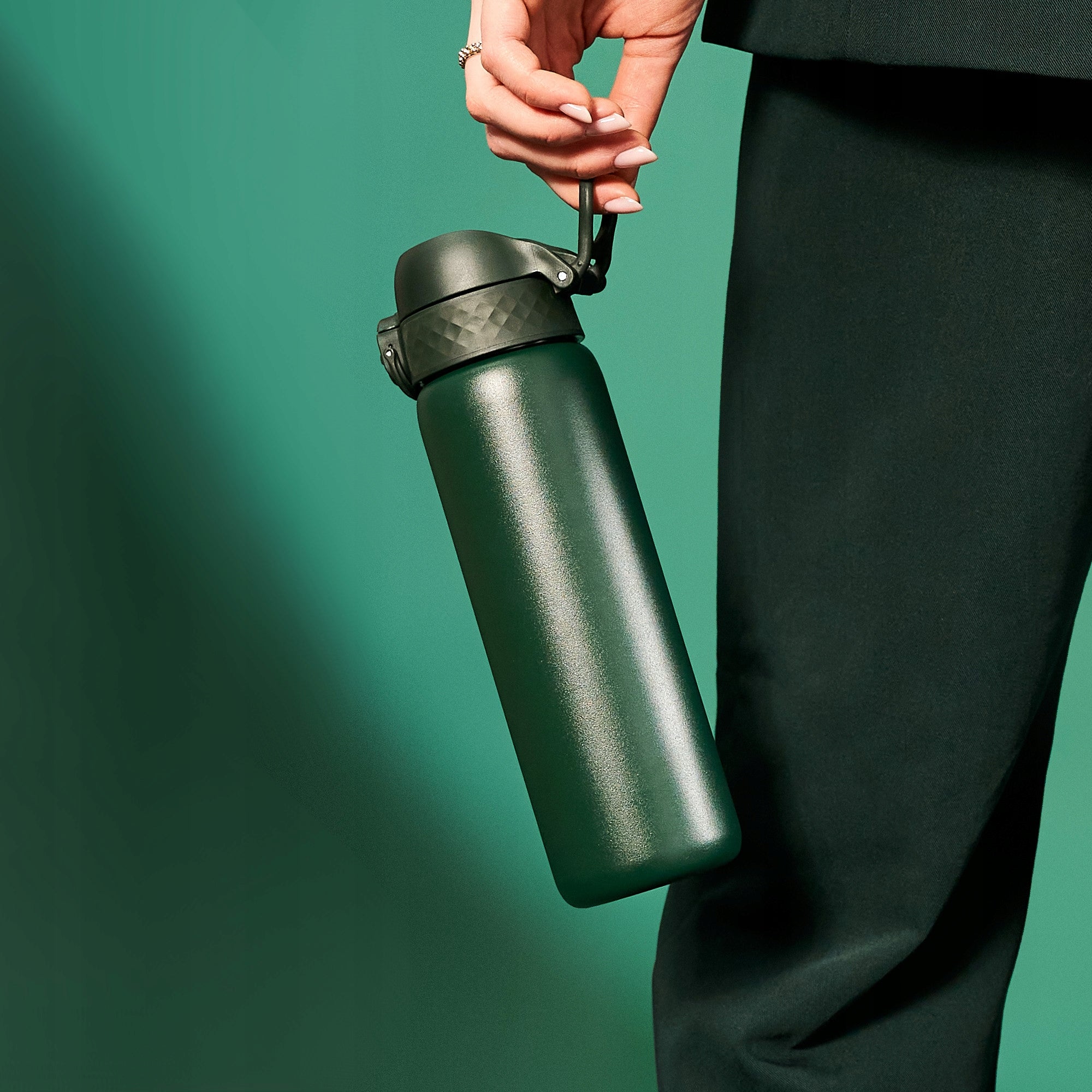 STEEL WATER BOTTLE - PZH CERTIFICATE - STAINLESS MILITARY GREEN ION8 0,6 L 600 ml Brand Ion8