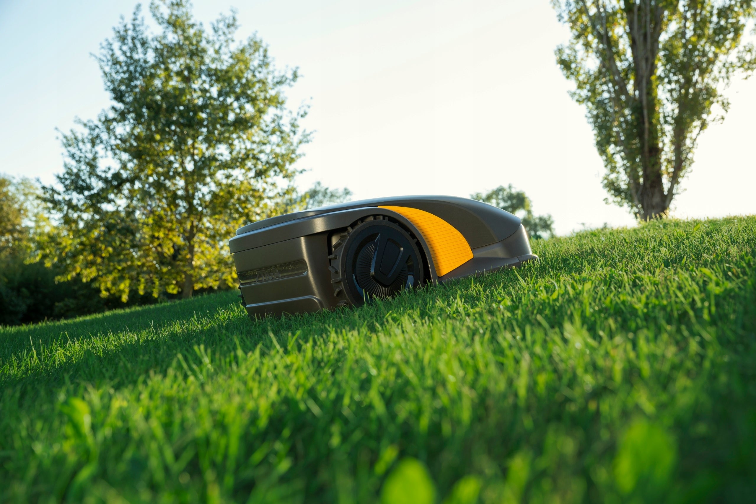 STIGA Robot Mowing A 7500 Autonomous per 9000 m2 Data B/L GPS Large Garden Model A 7500