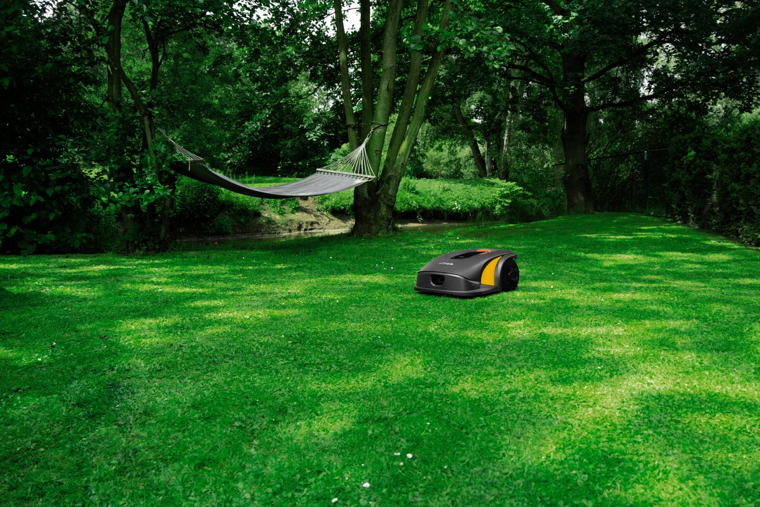STIGA Robot Mowing A 7500 Autonomous per 9000 m2 Data B/L GPS Large Garden Mowing width 26 cm