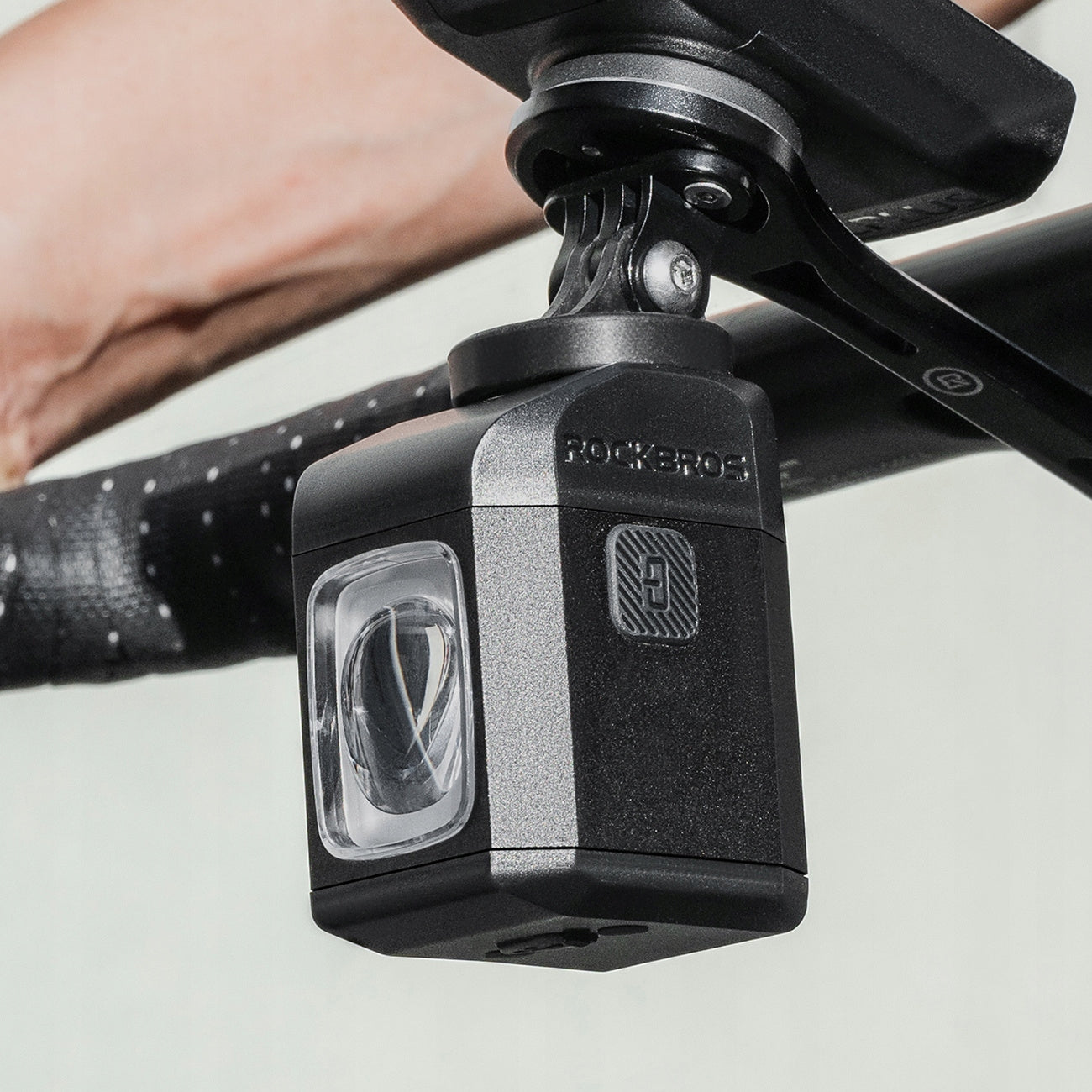STRONG LED BICYCLE LIGHT 1600LM 4000MAH FRONT BATTERY ROCKBROS Power supply rechargeable battery