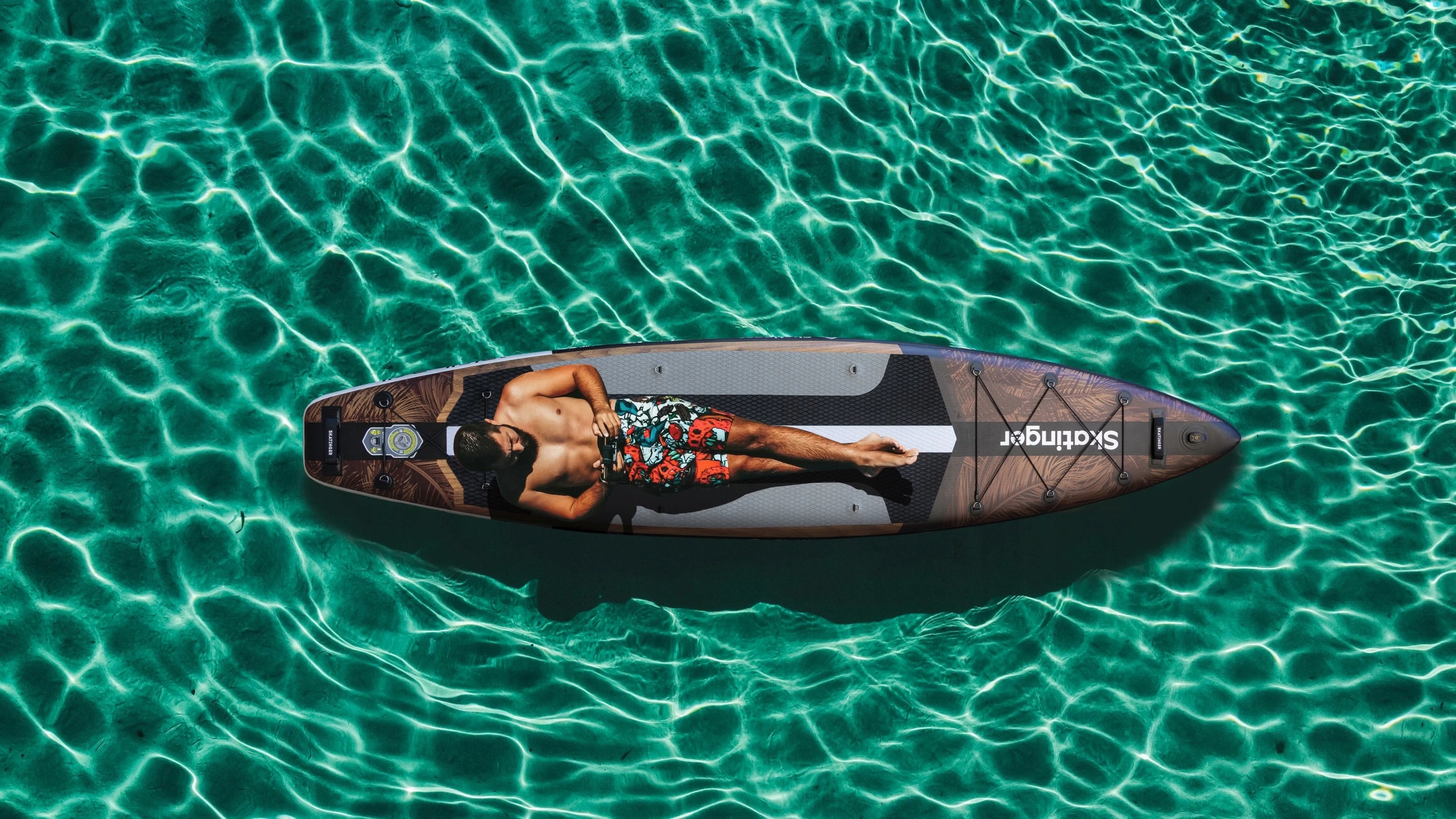 SUP board Skatinger Waverider 12'6'' 380x86x15 cm to 198 kg set with paddles Manufacturer code SK1401